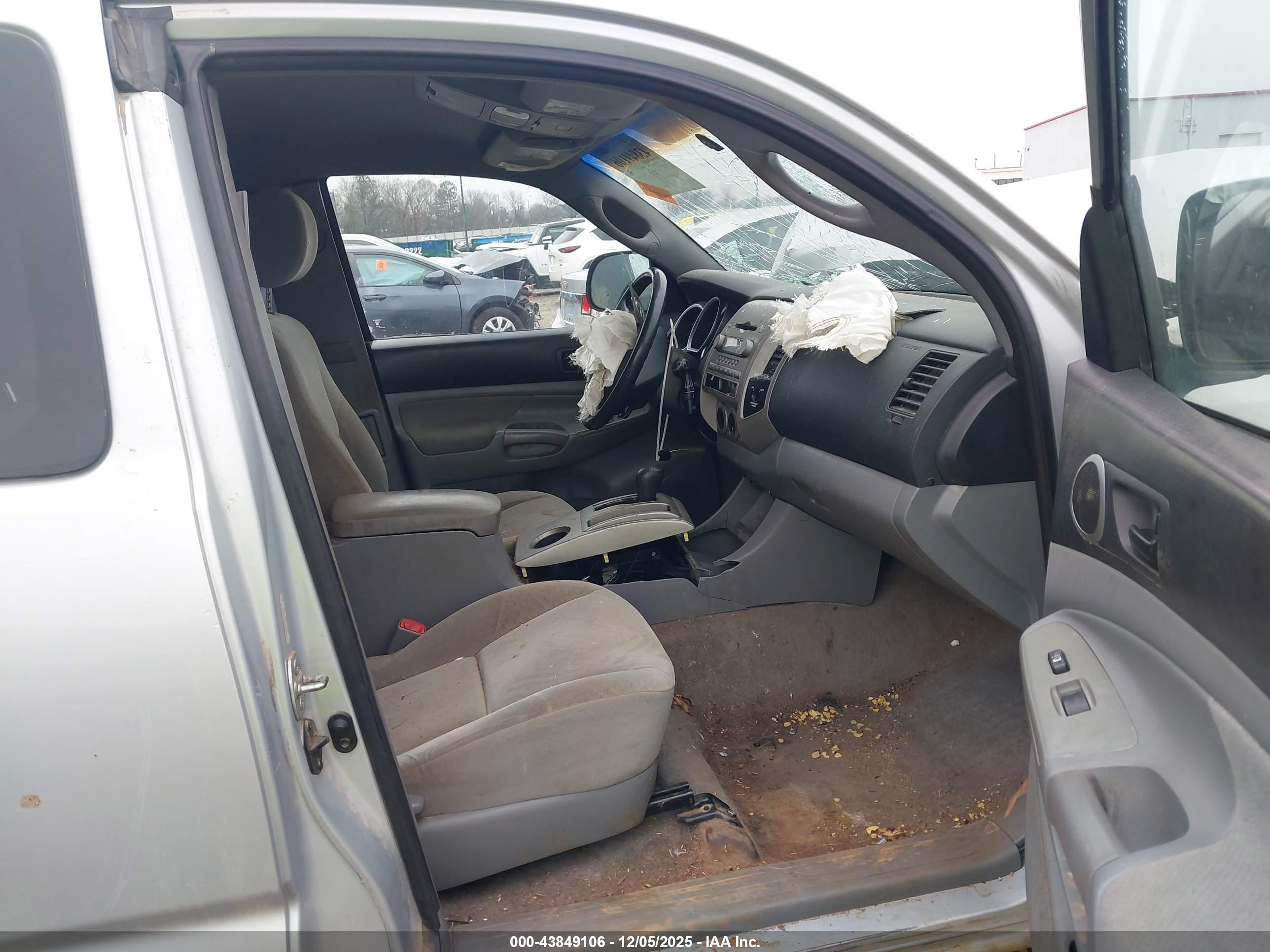 TOYOTA TACOMA image 5