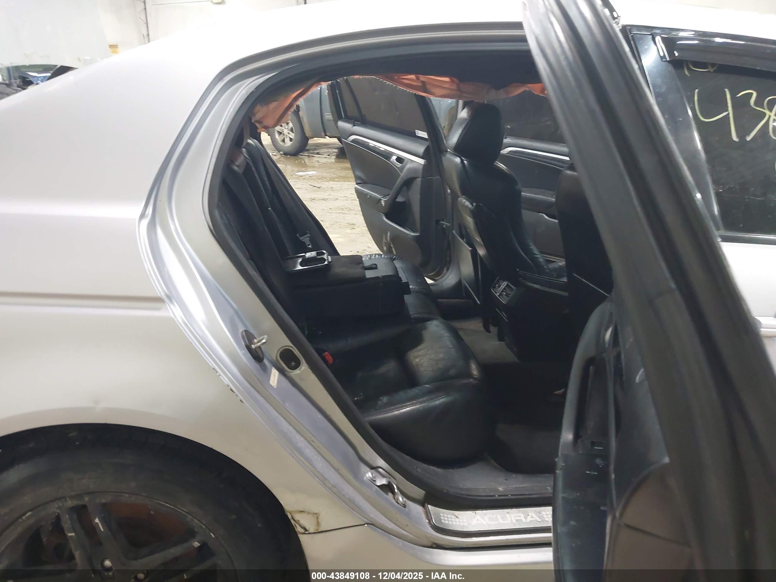 ACURA TL image 8