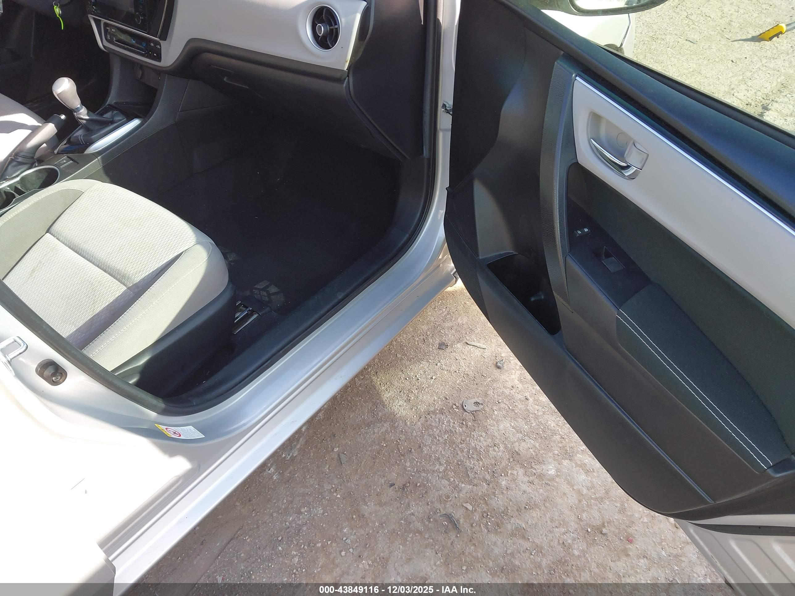 TOYOTA COROLLA image 5
