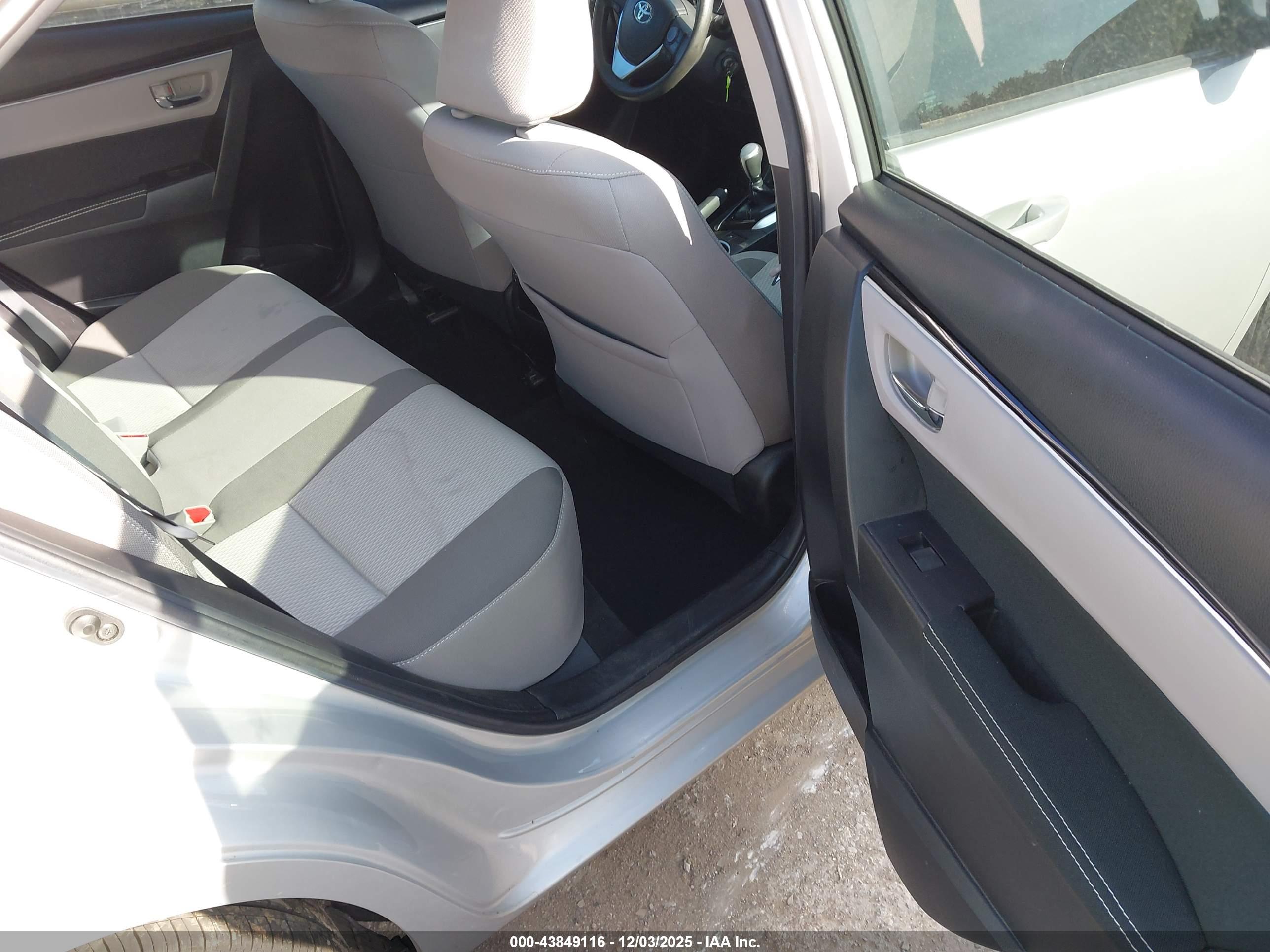TOYOTA COROLLA image 8