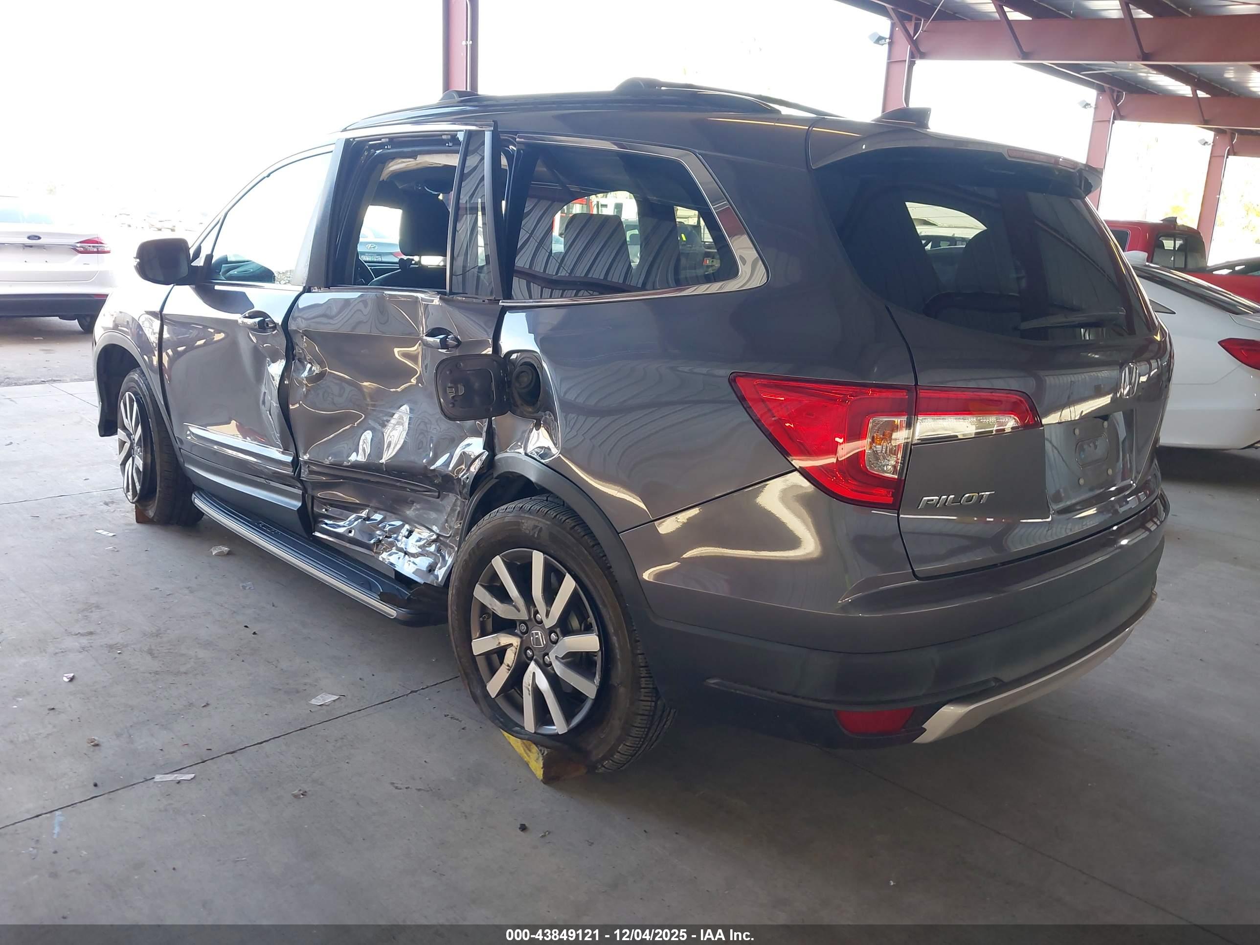 HONDA PILOT image 3