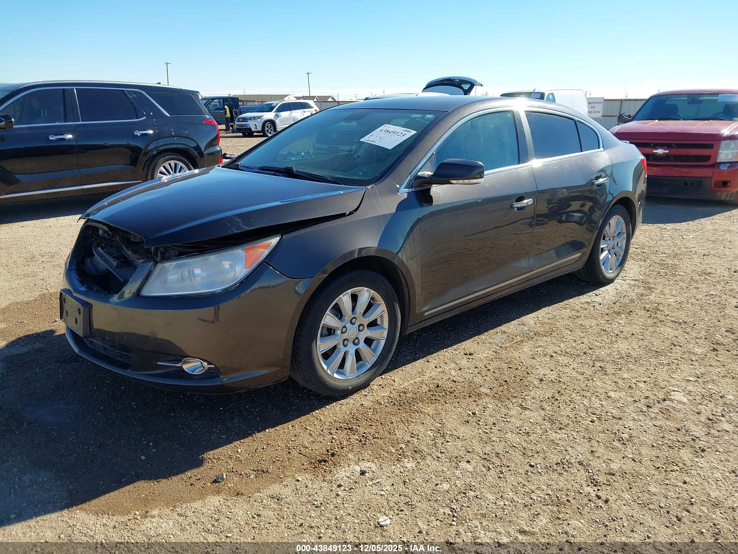 BUICK LACROSSE image 2