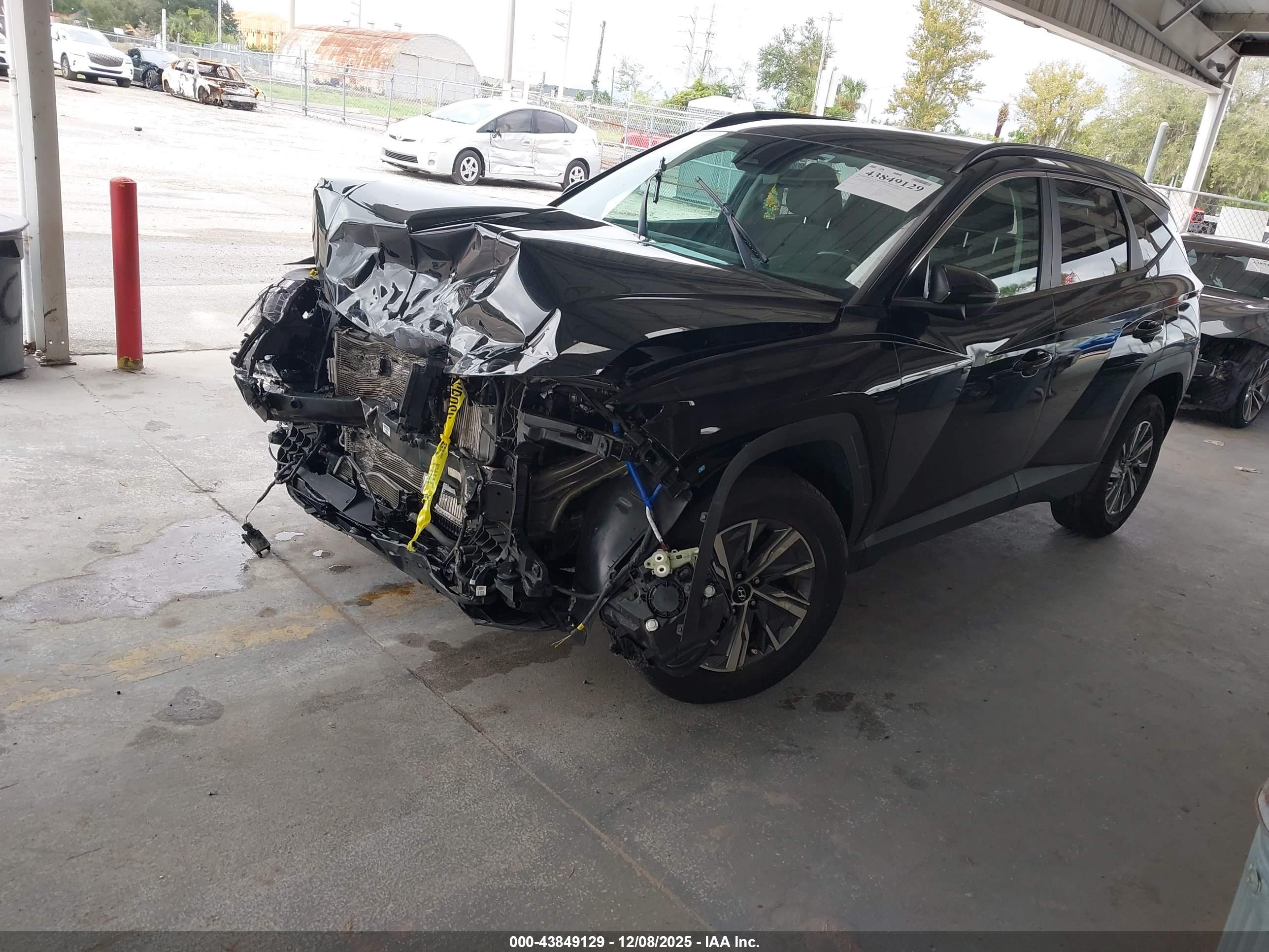 HYUNDAI TUCSON image 2