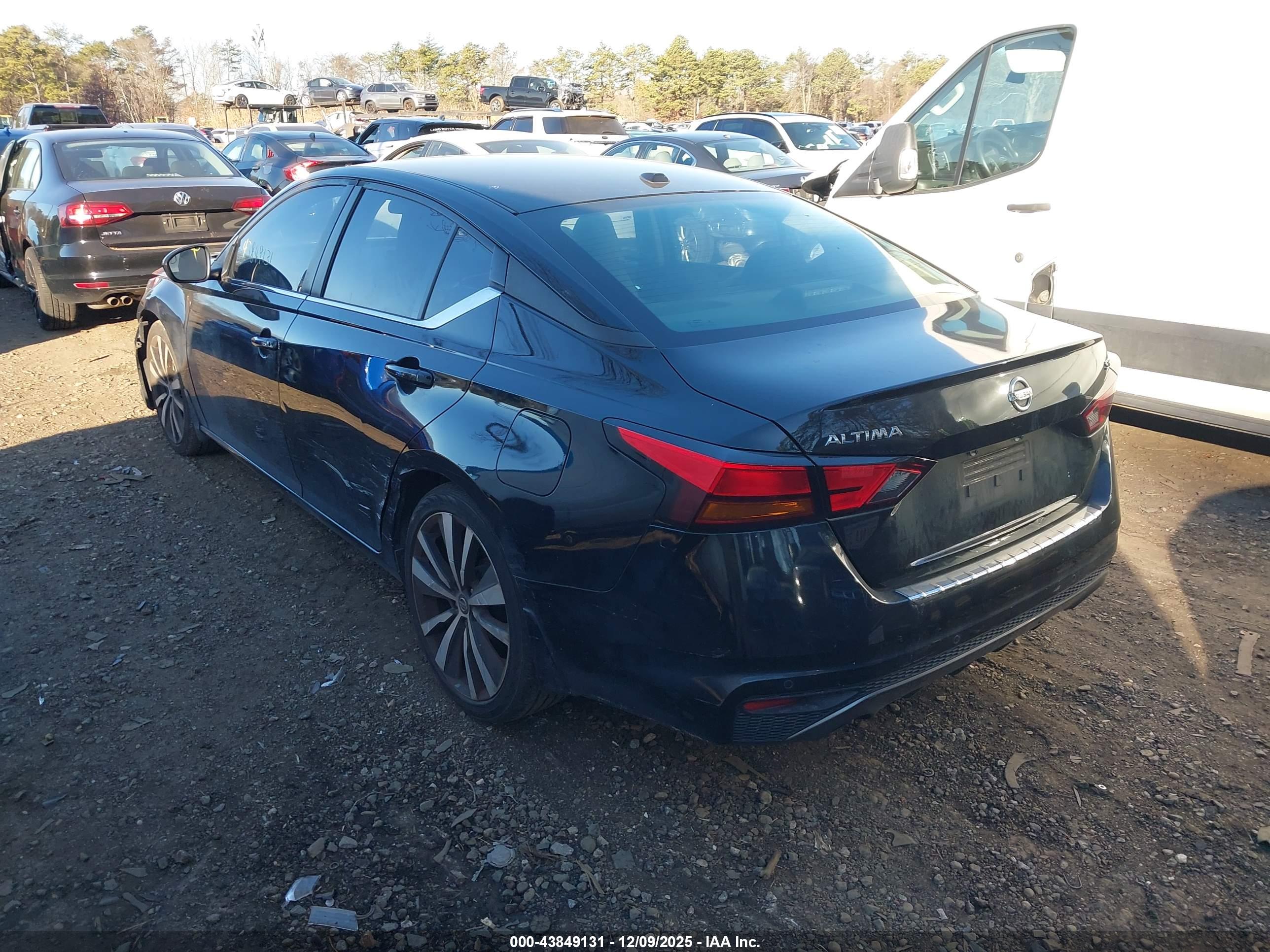 NISSAN ALTIMA image 3