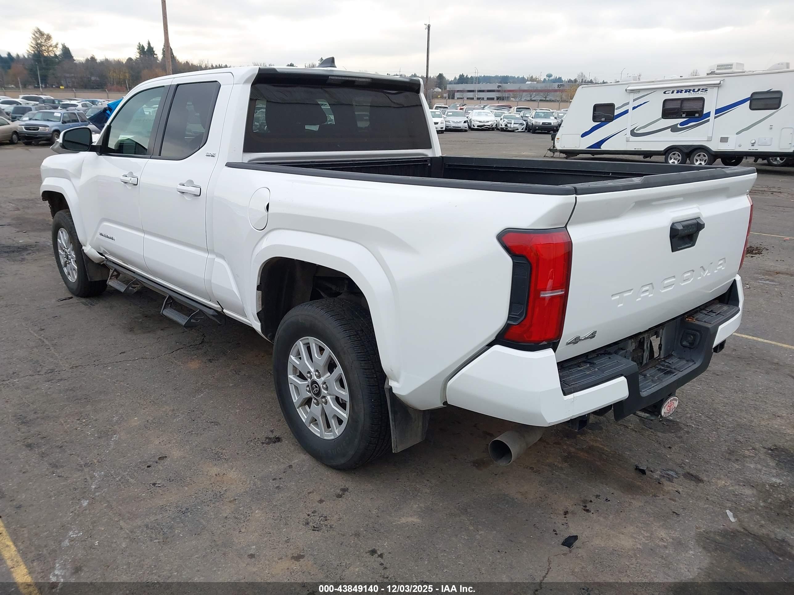 TOYOTA TACOMA image 3