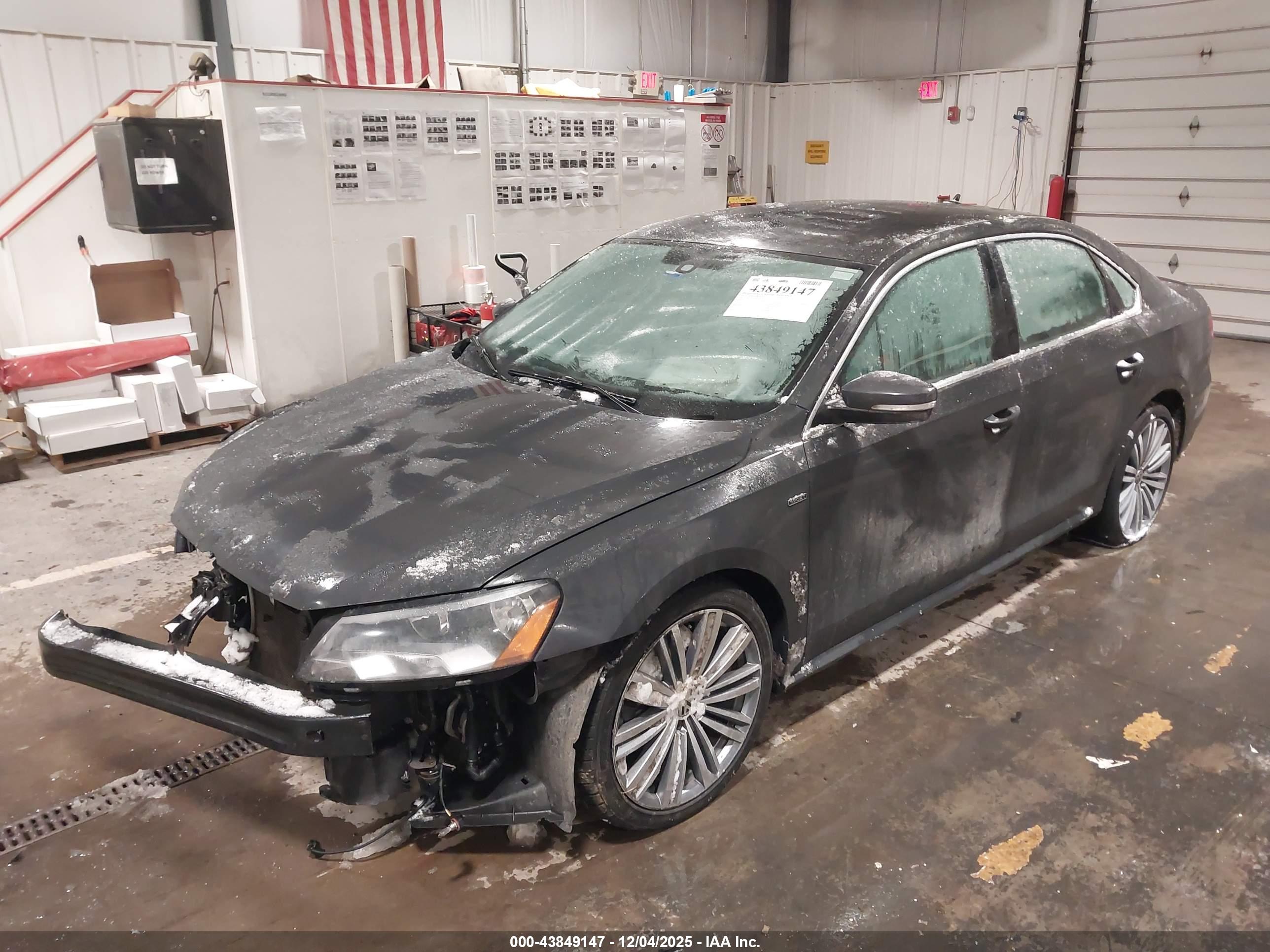 VOLKSWAGEN PASSAT image 2