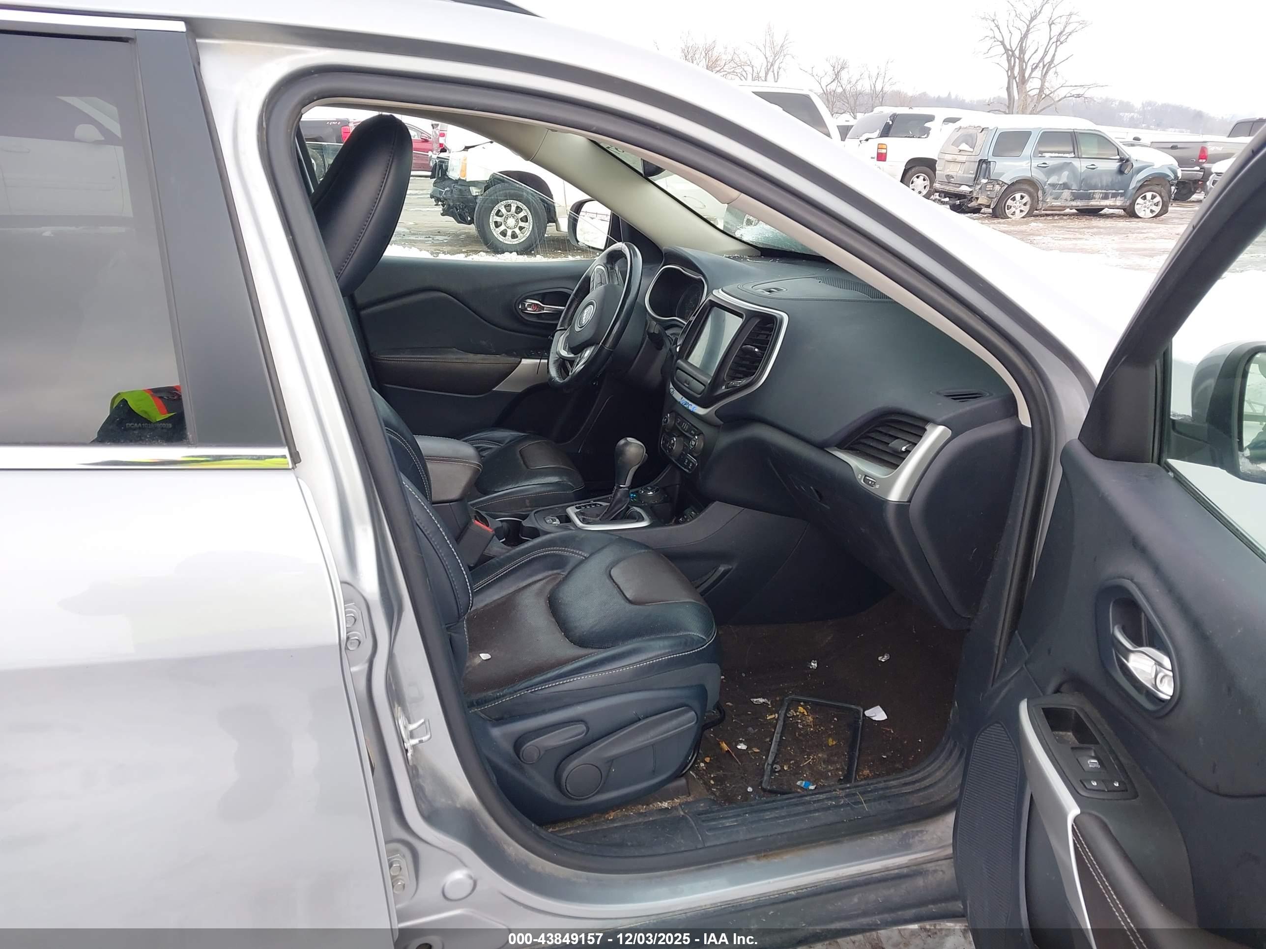 JEEP CHEROKEE image 5