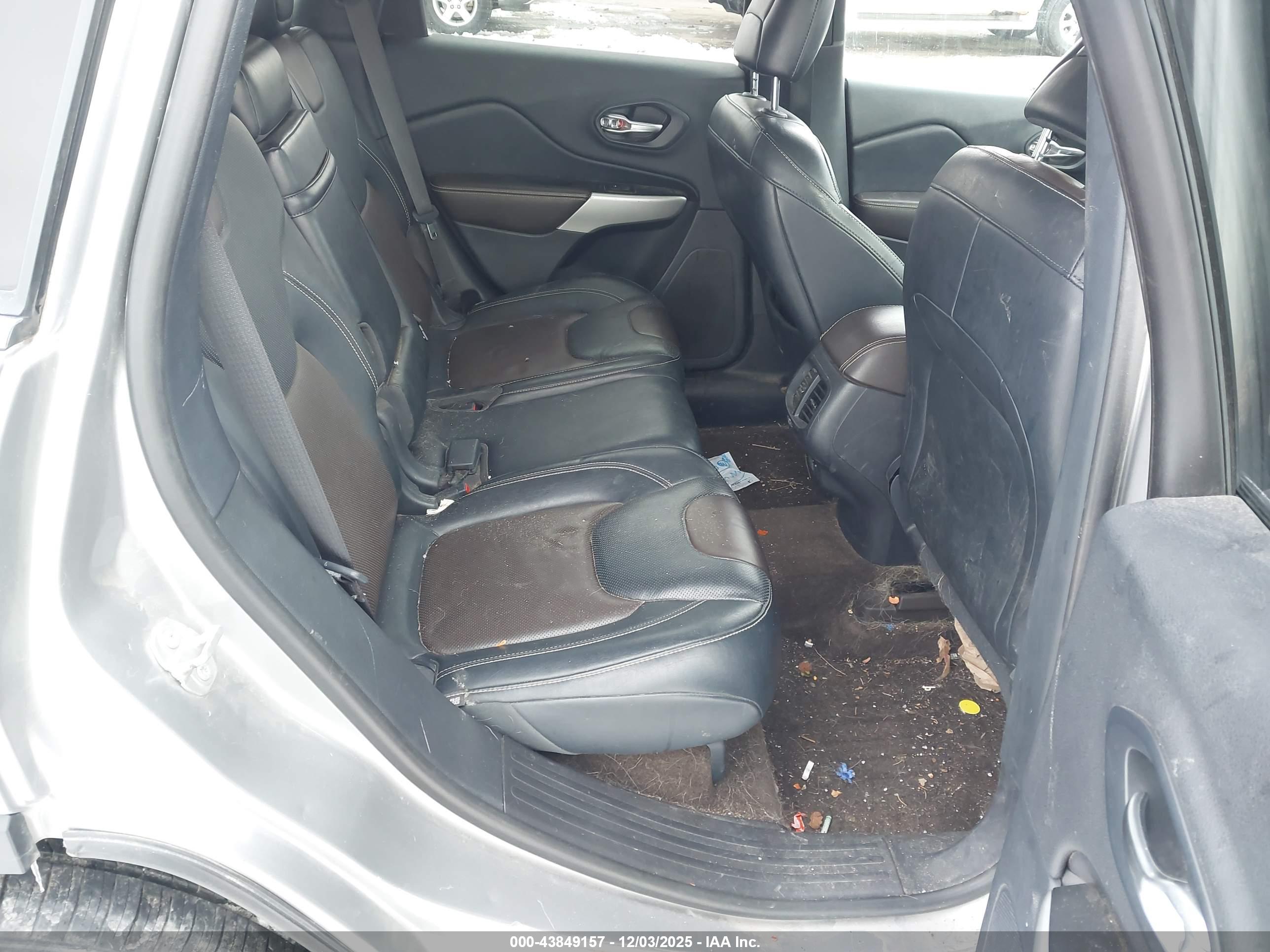 JEEP CHEROKEE image 8