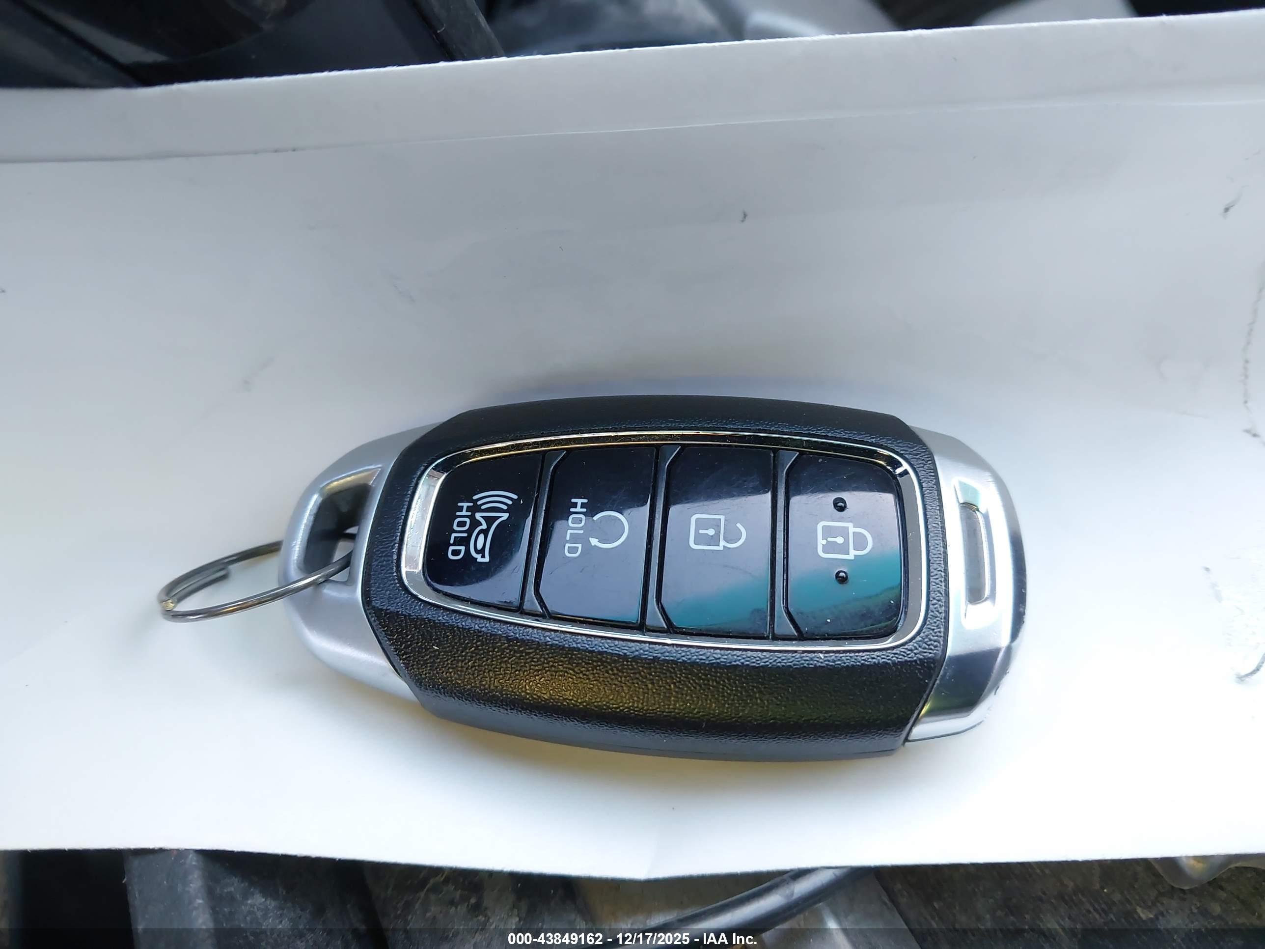 HYUNDAI KONA image 11