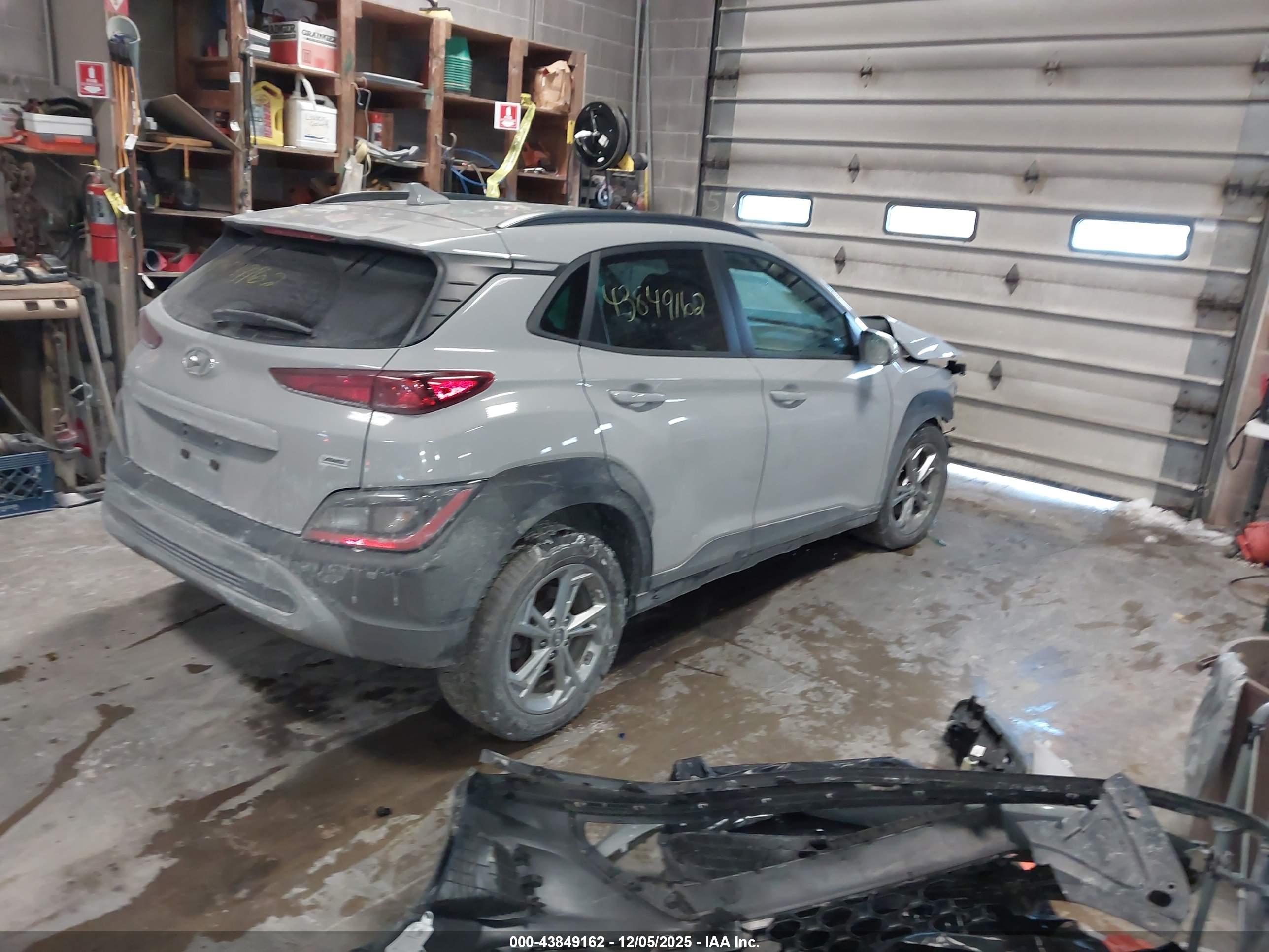 HYUNDAI KONA image 4