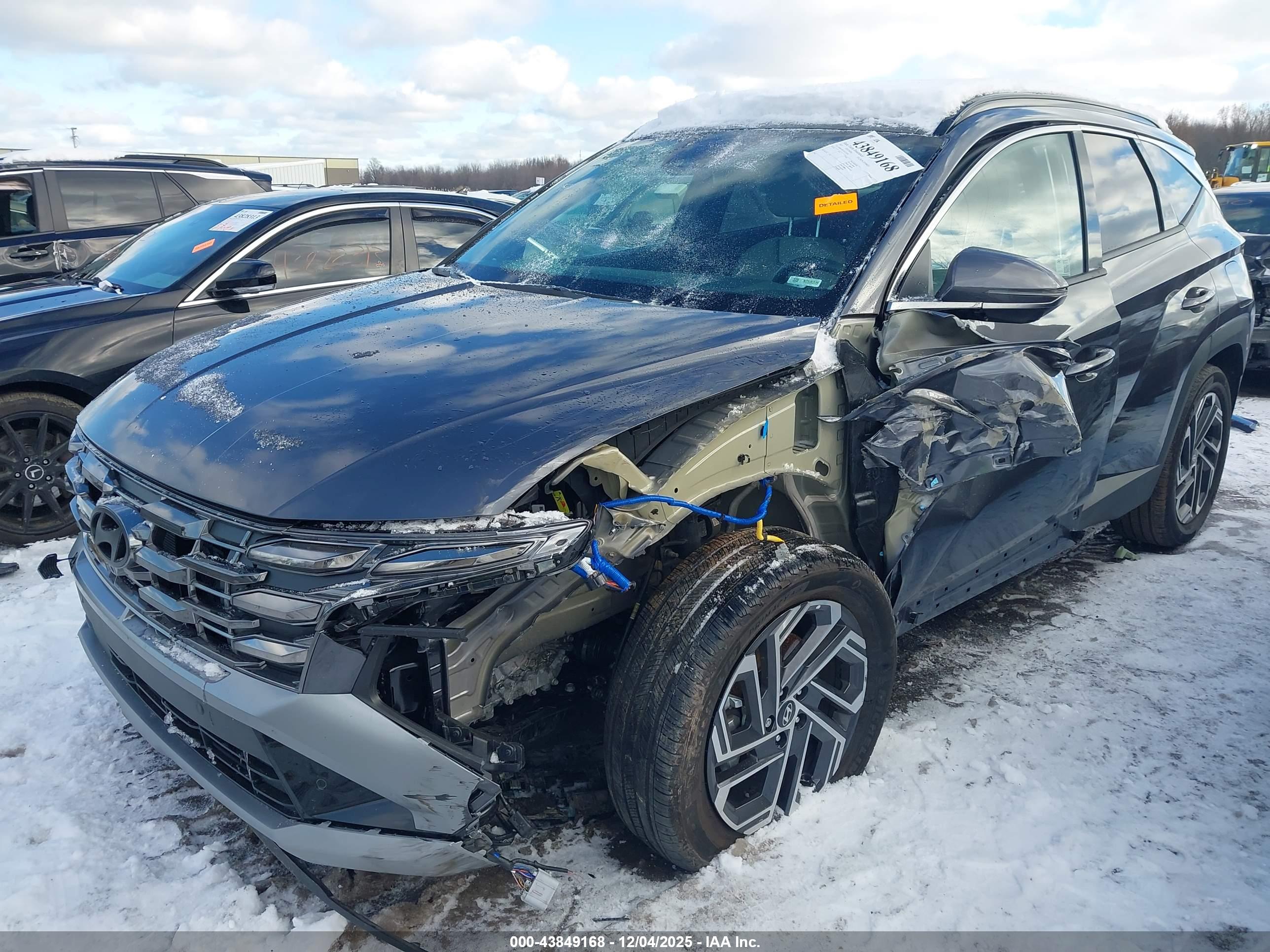 HYUNDAI TUCSON image 6