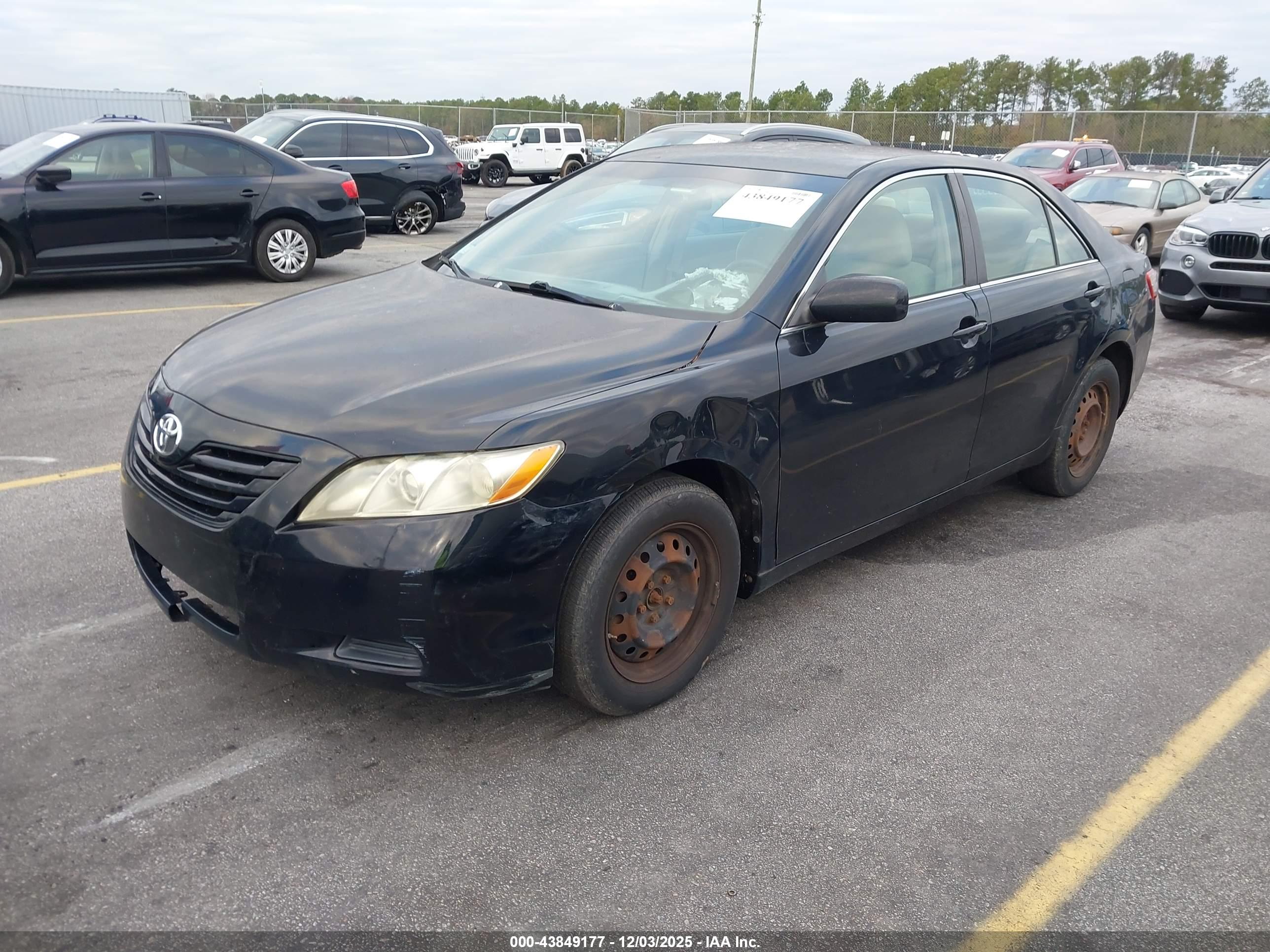 TOYOTA CAMRY image 2