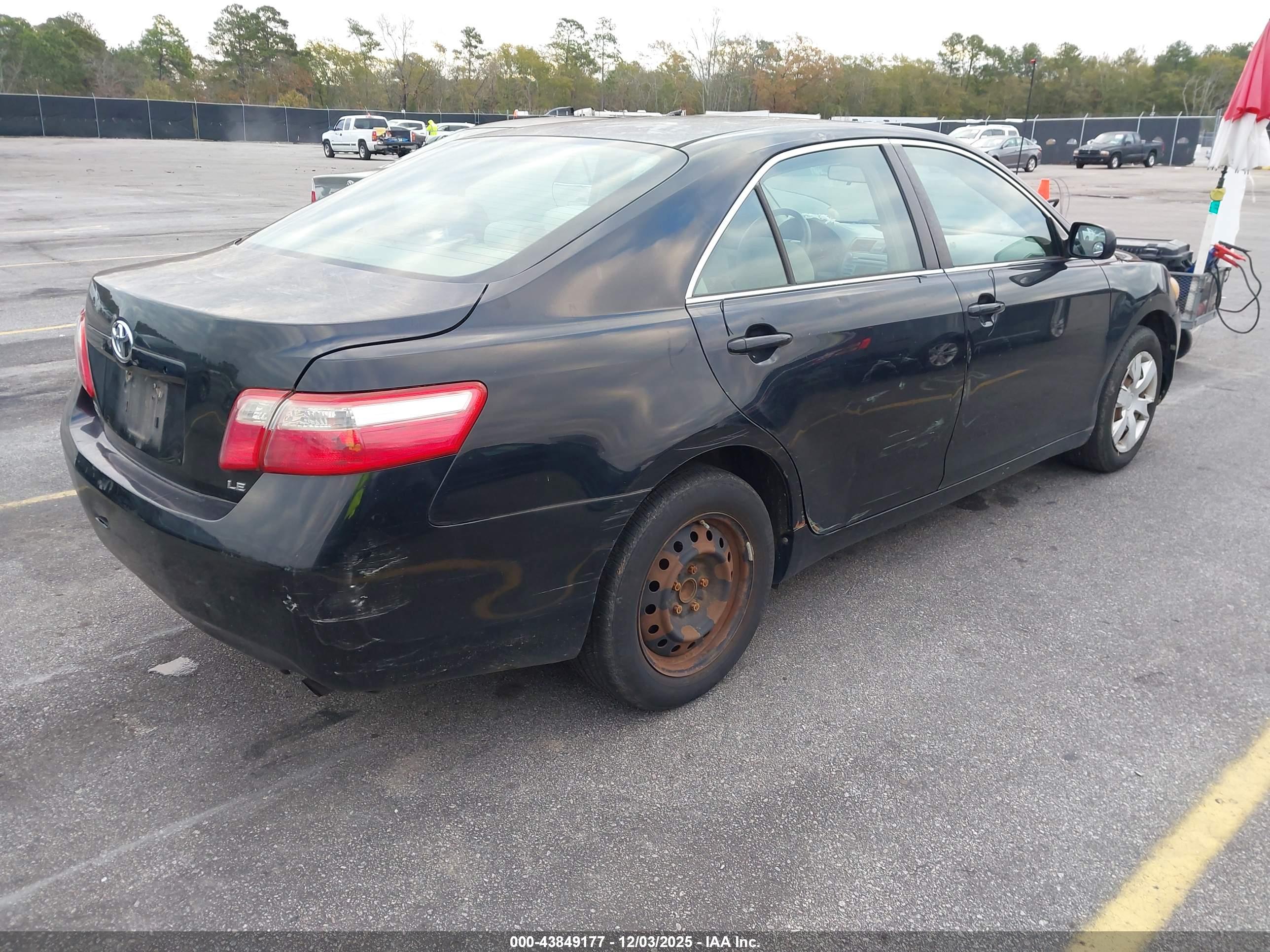 TOYOTA CAMRY image 4
