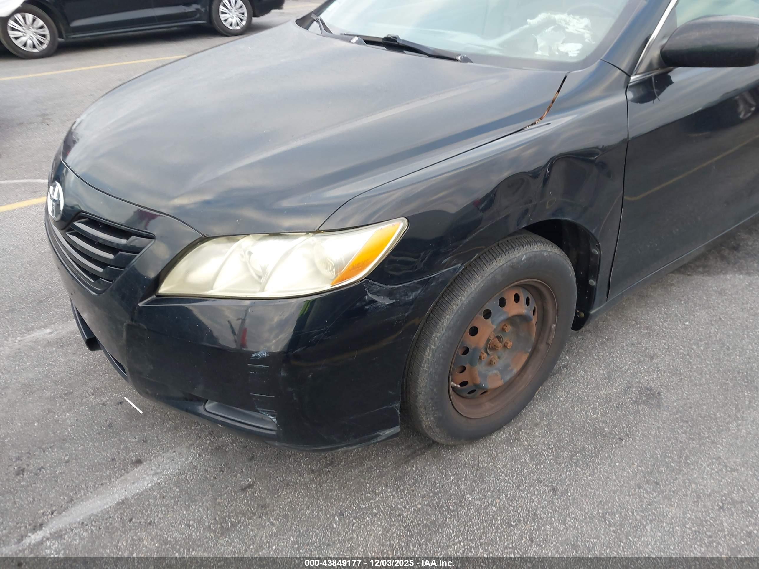 TOYOTA CAMRY image 6