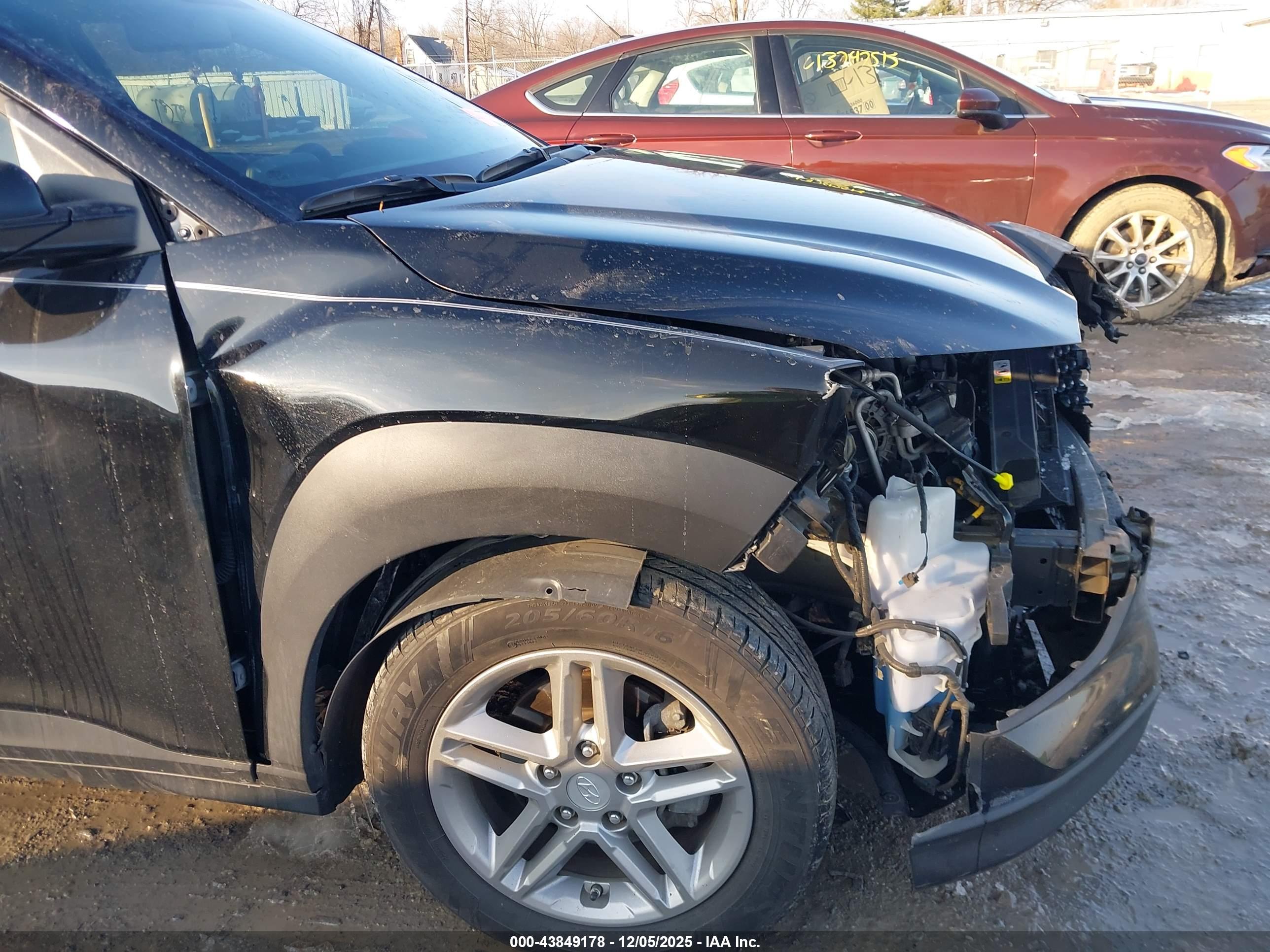 HYUNDAI KONA image 6