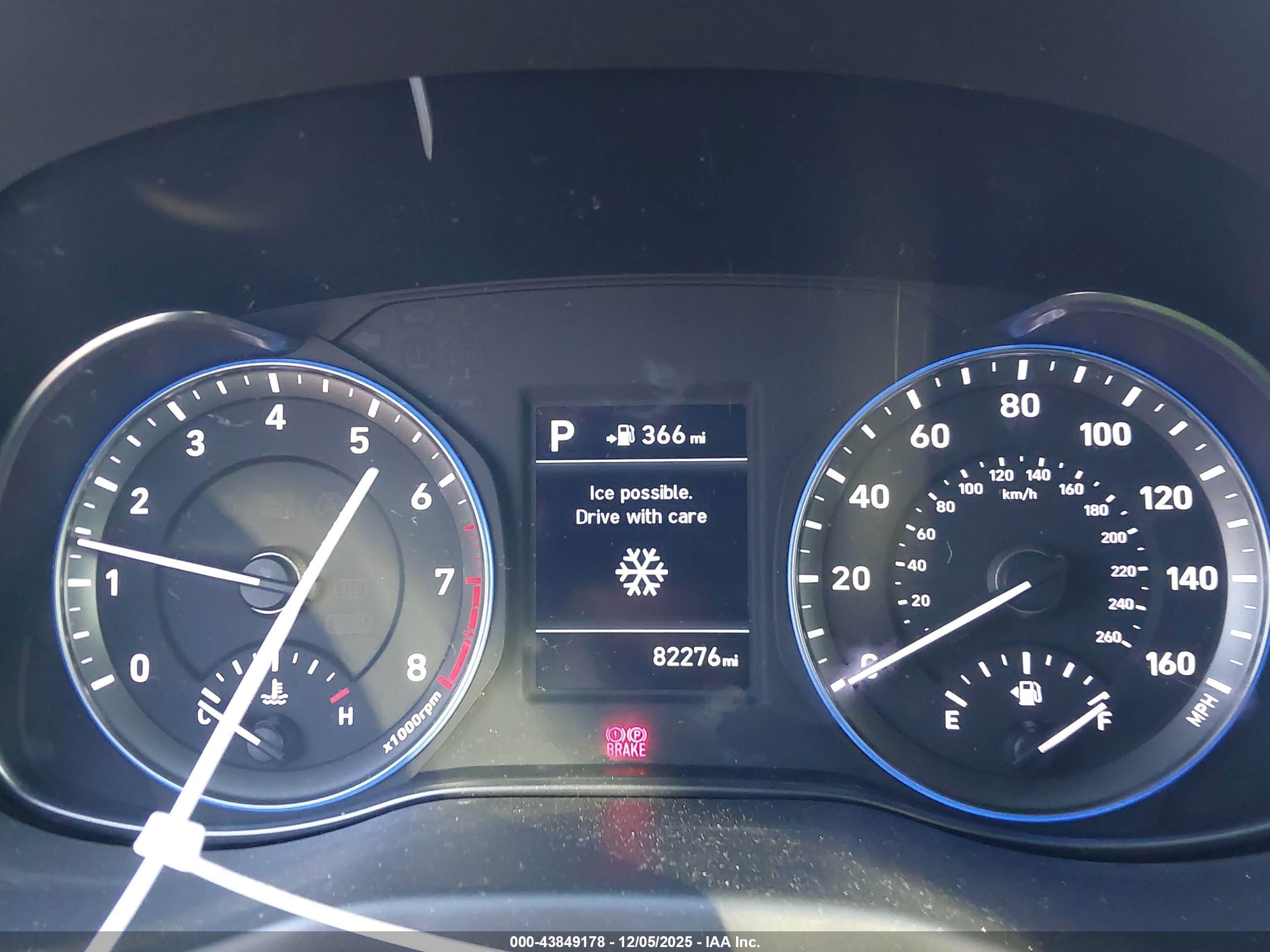 HYUNDAI KONA image 7