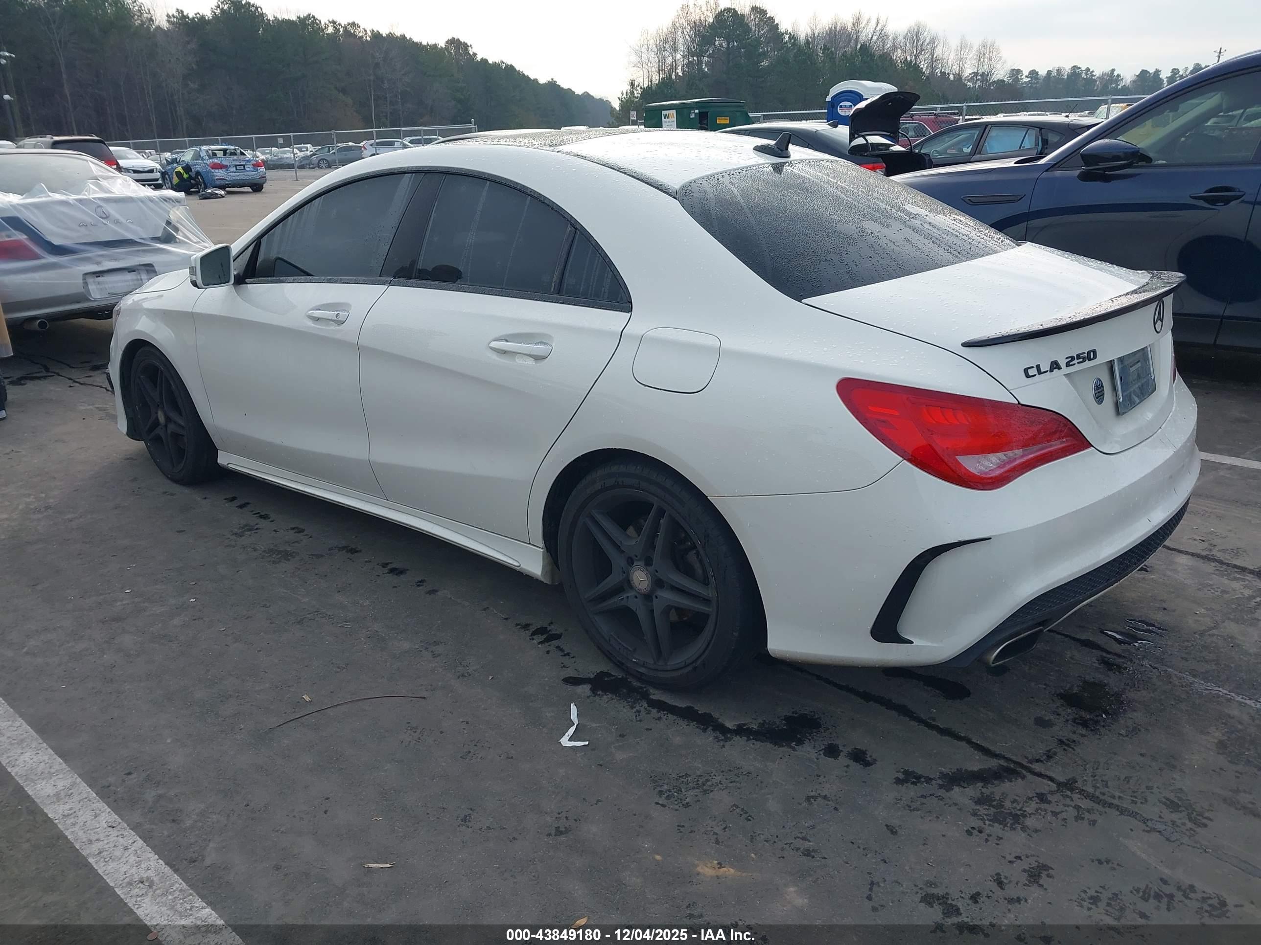MERCEDES-BENZ CLA image 3