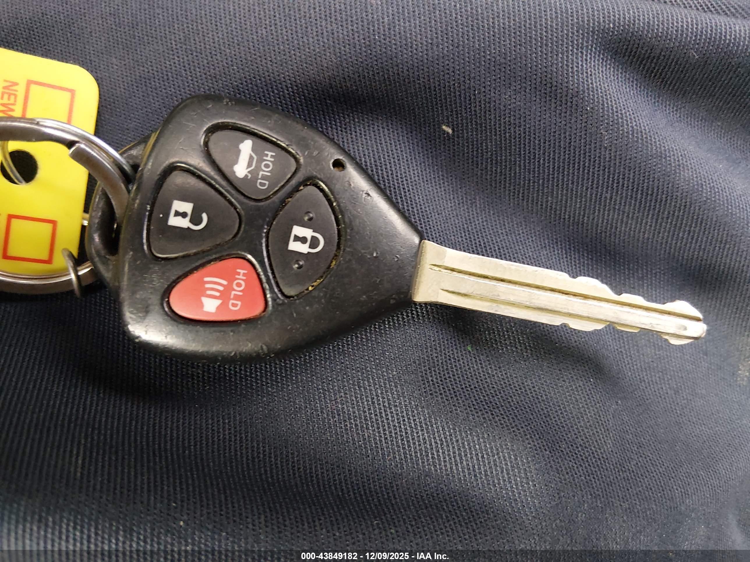 TOYOTA COROLLA image 11
