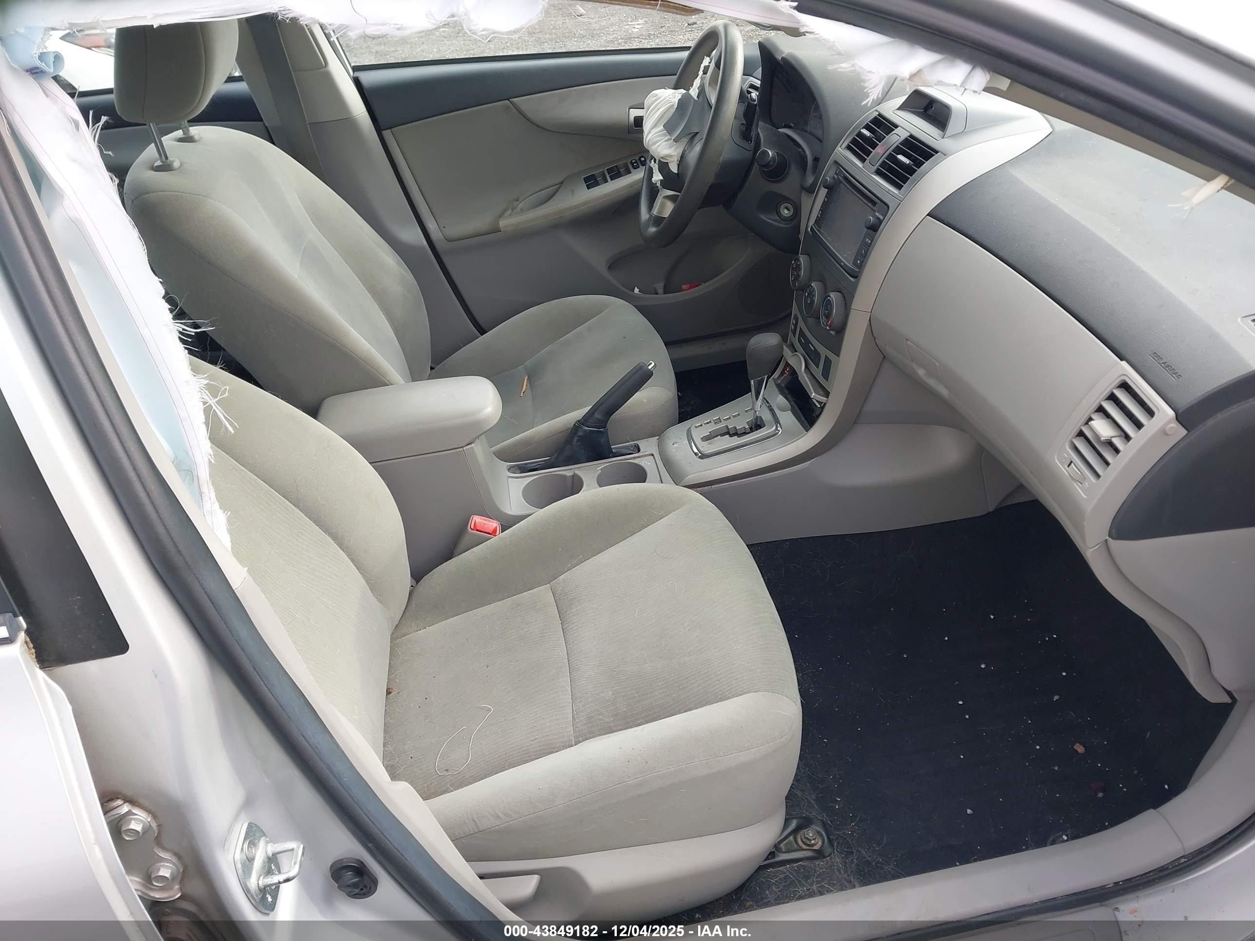 TOYOTA COROLLA image 5