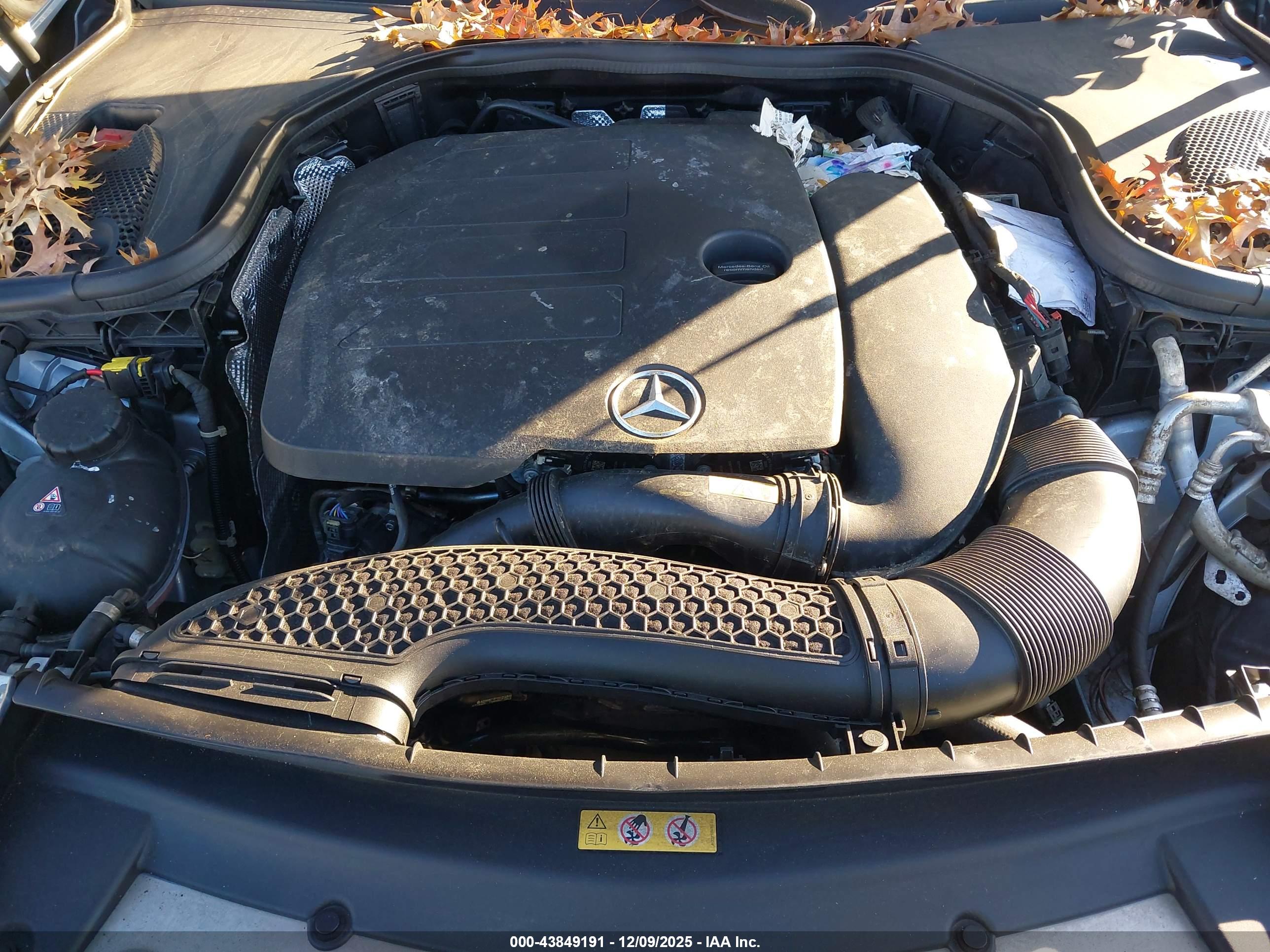 MERCEDES-BENZ E image 10