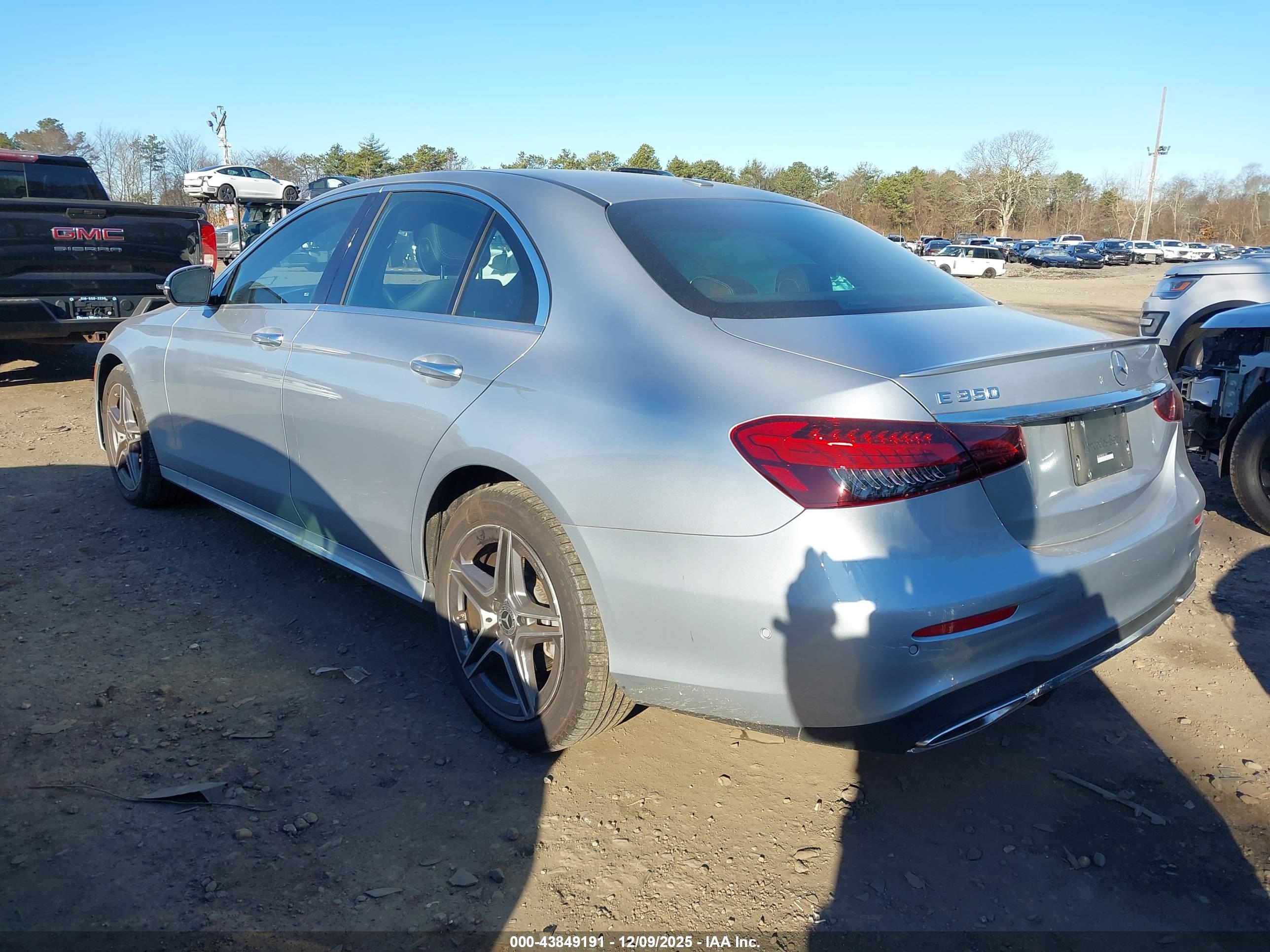 MERCEDES-BENZ E image 3