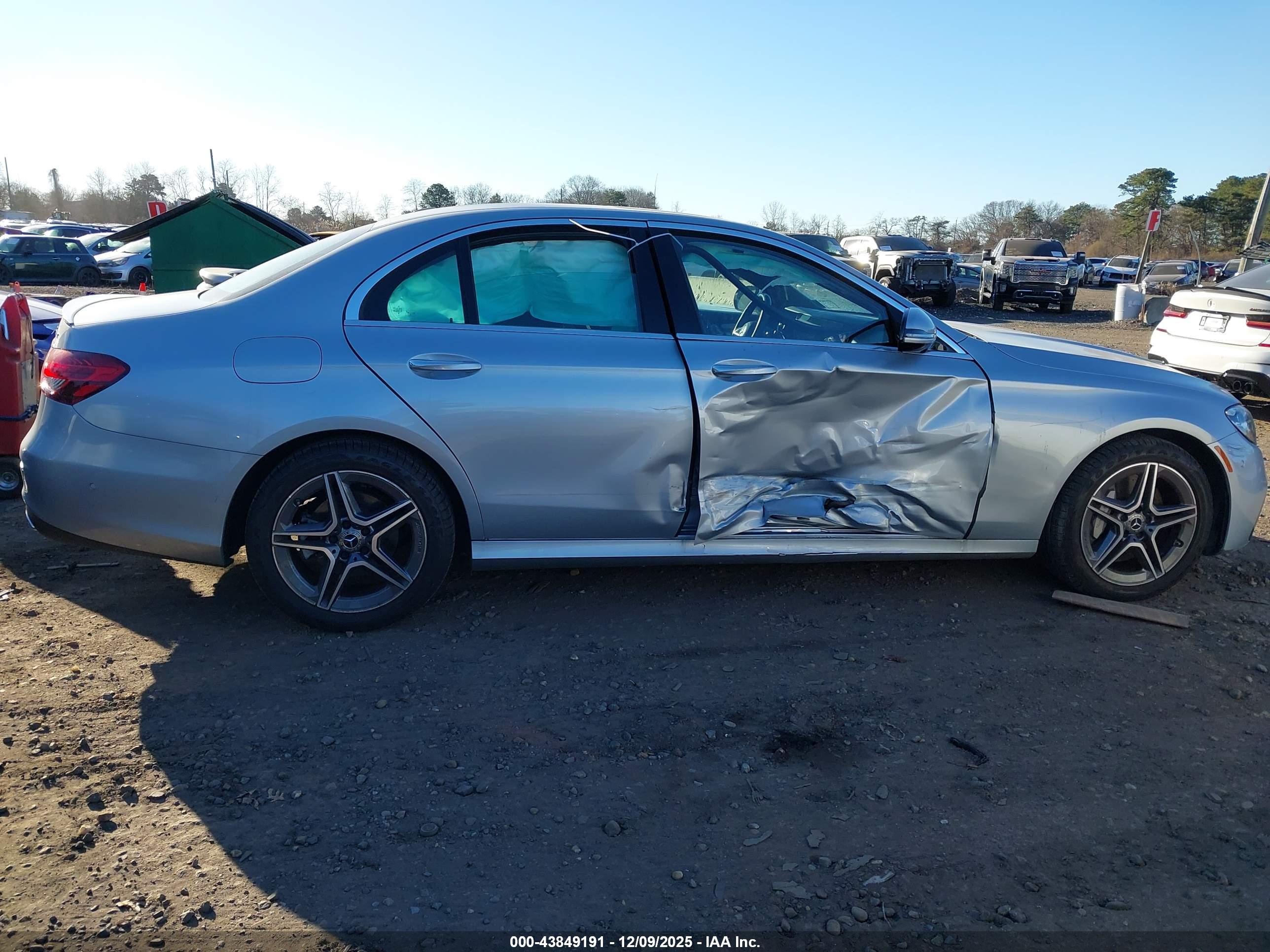 MERCEDES-BENZ E image 6