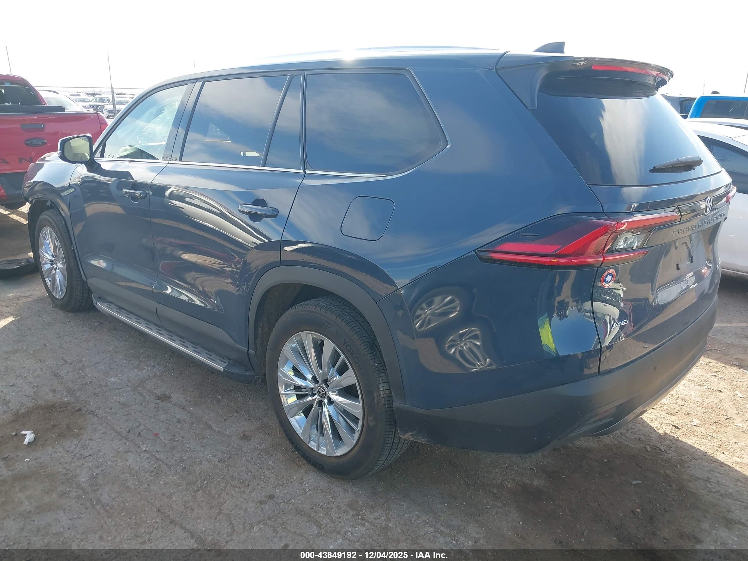 TOYOTA GRAND image 3