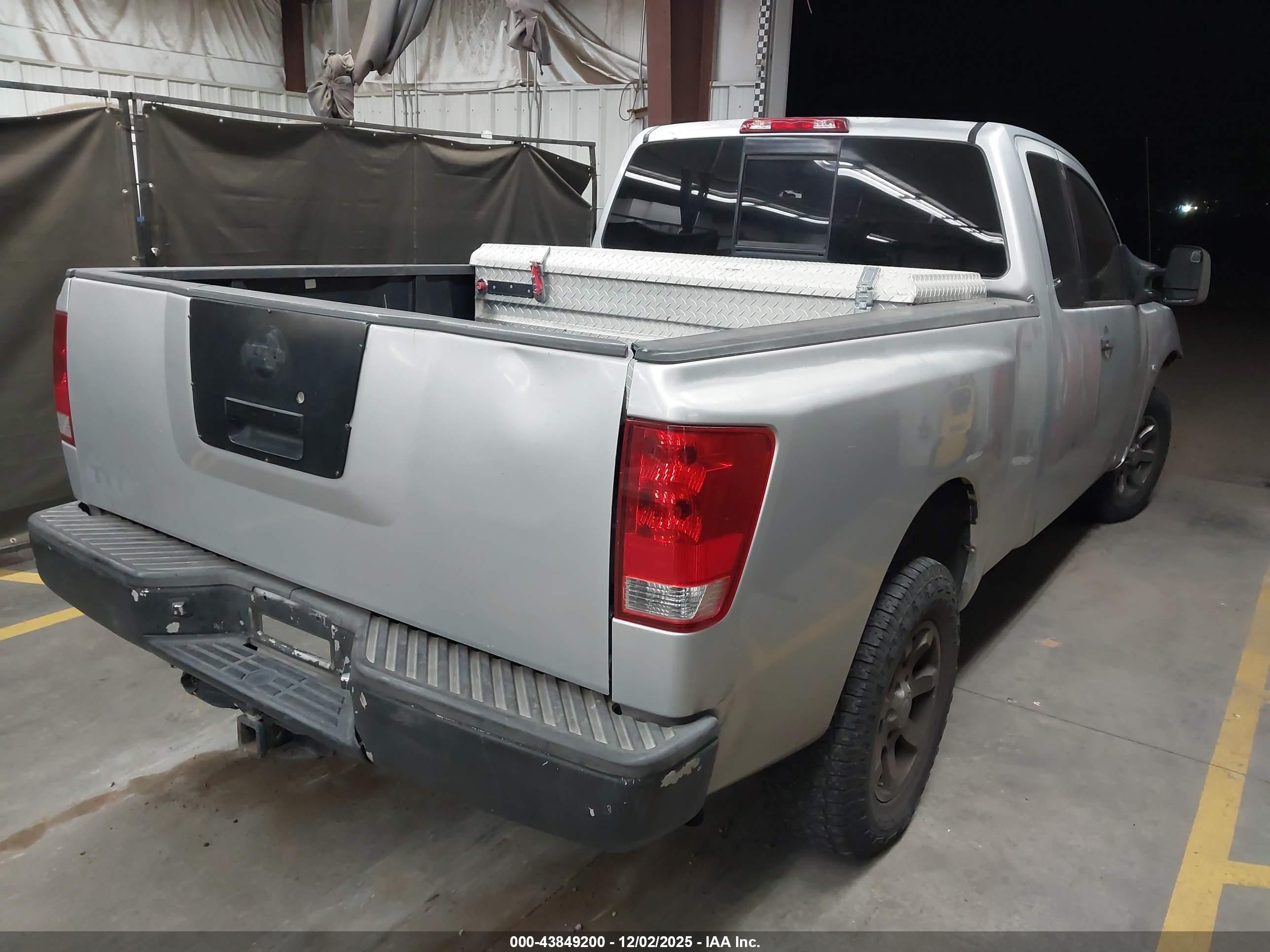 NISSAN TITAN image 4