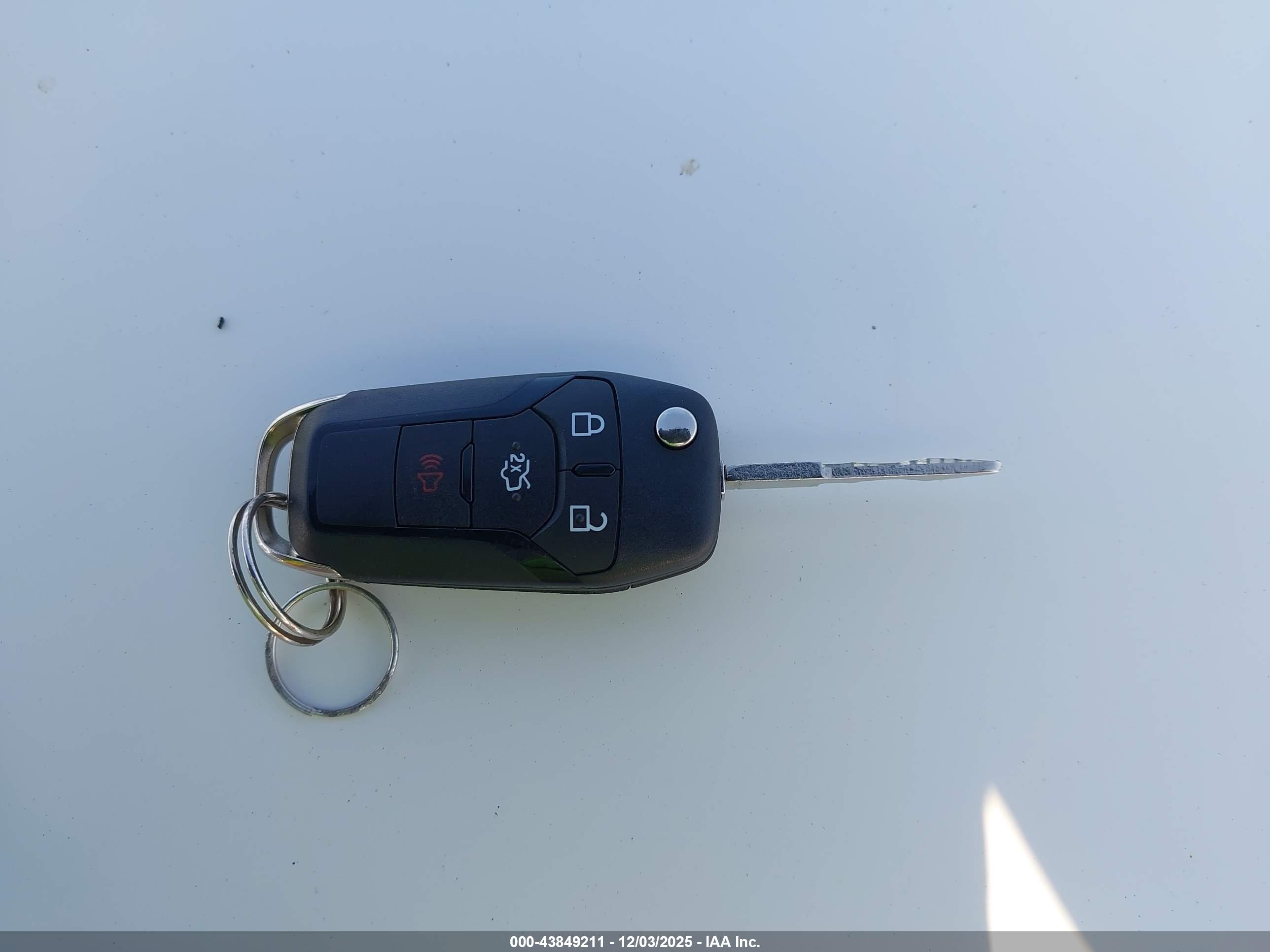 FORD FUSION image 11