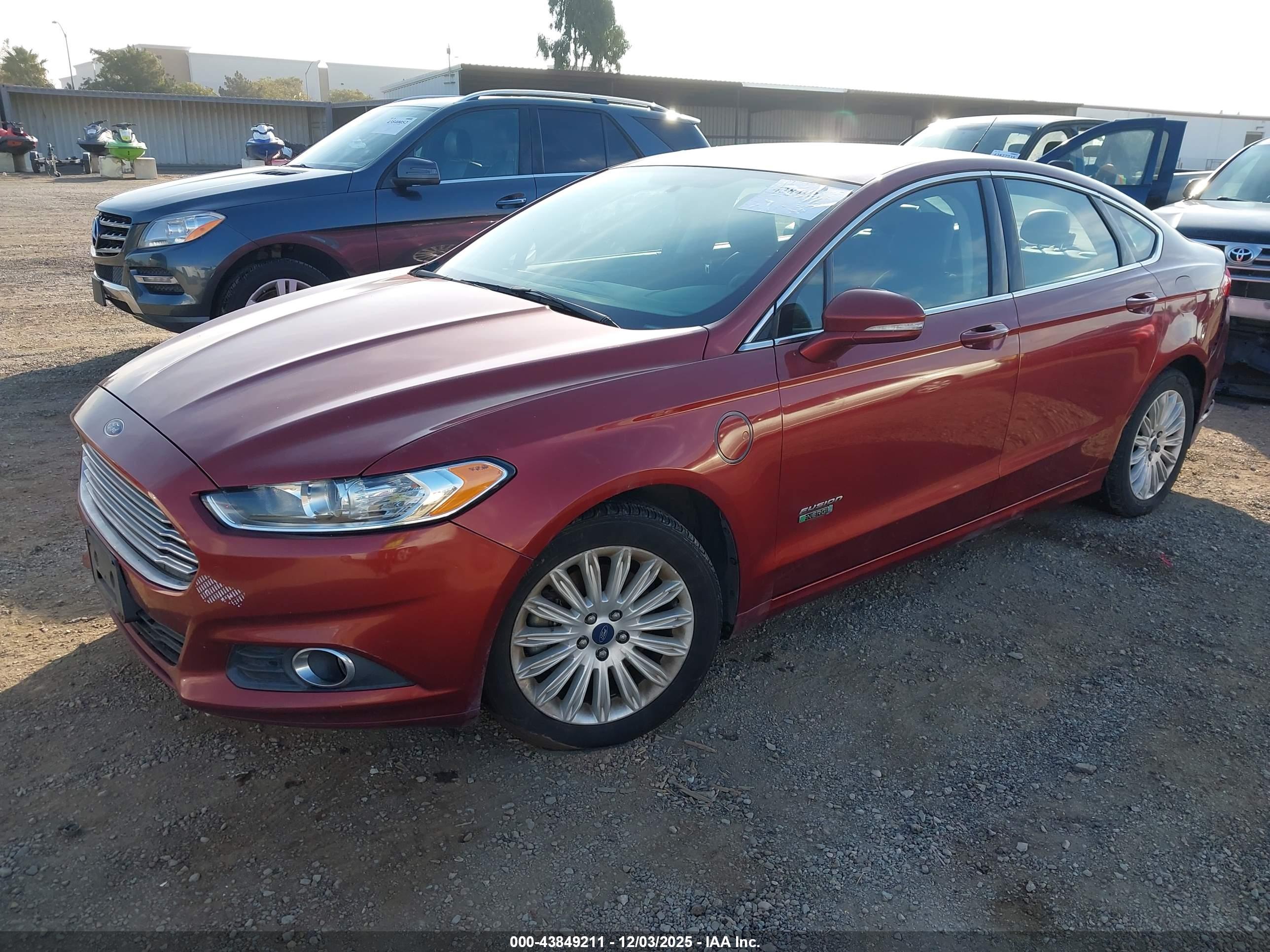 FORD FUSION image 2