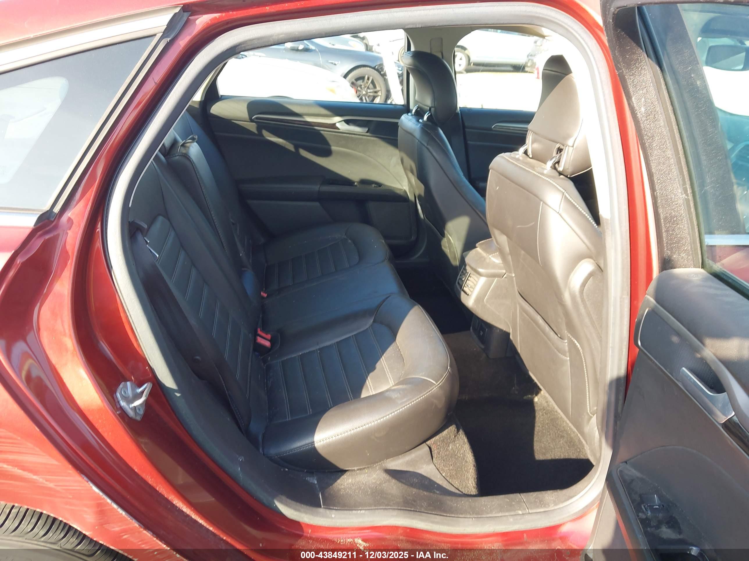 FORD FUSION image 8