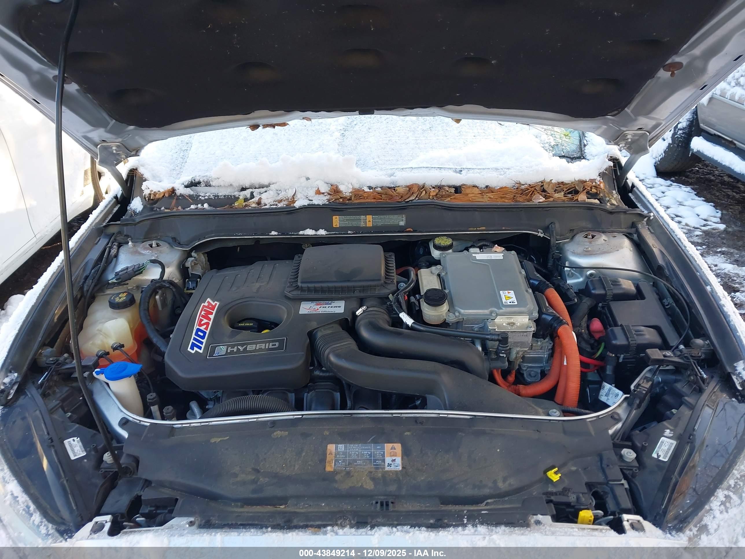 FORD FUSION image 10