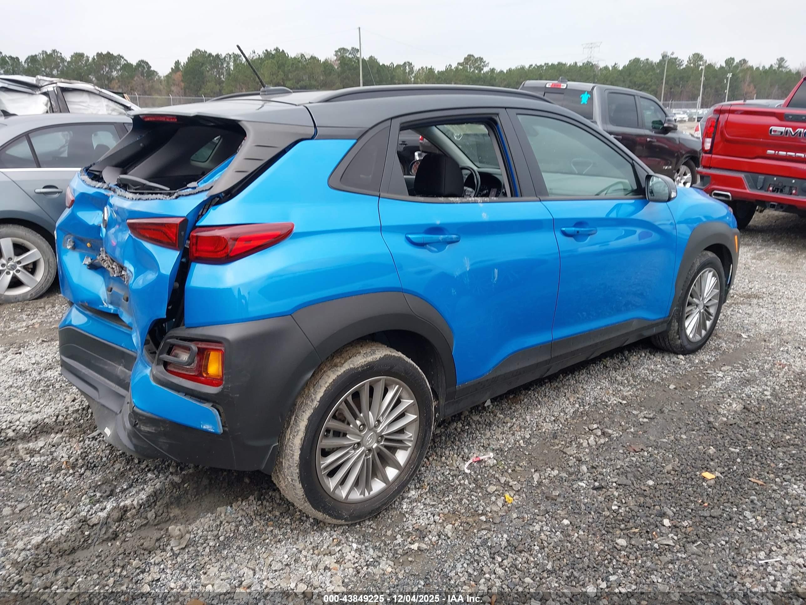 HYUNDAI KONA image 4