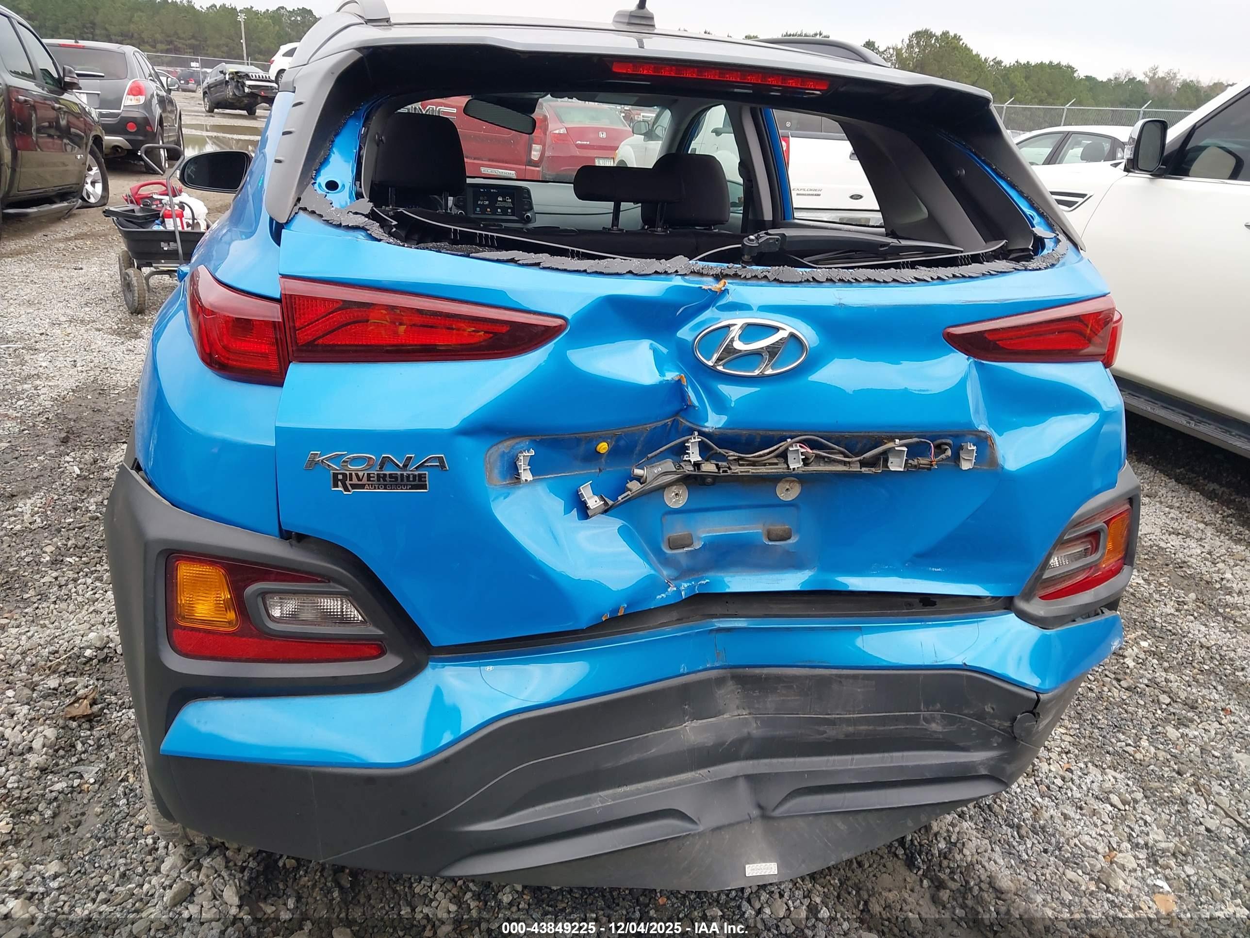 HYUNDAI KONA image 6