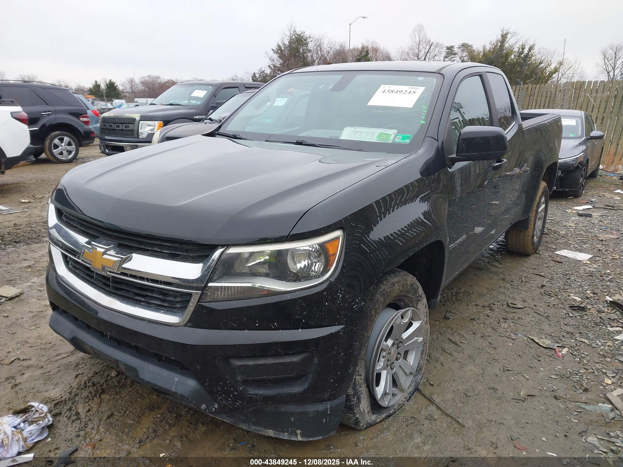 CHEVROLET COLORADO image 2