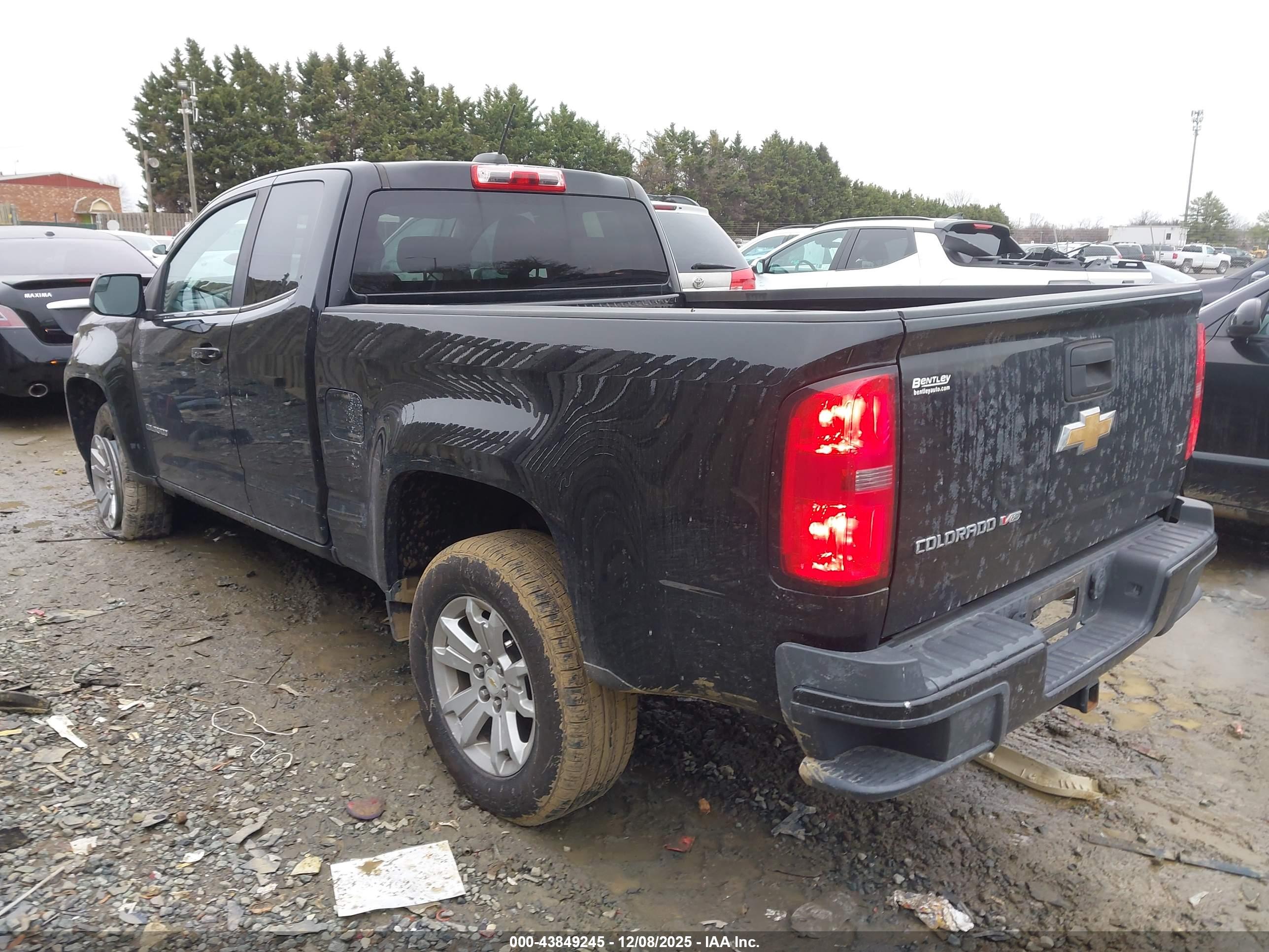 CHEVROLET COLORADO image 3