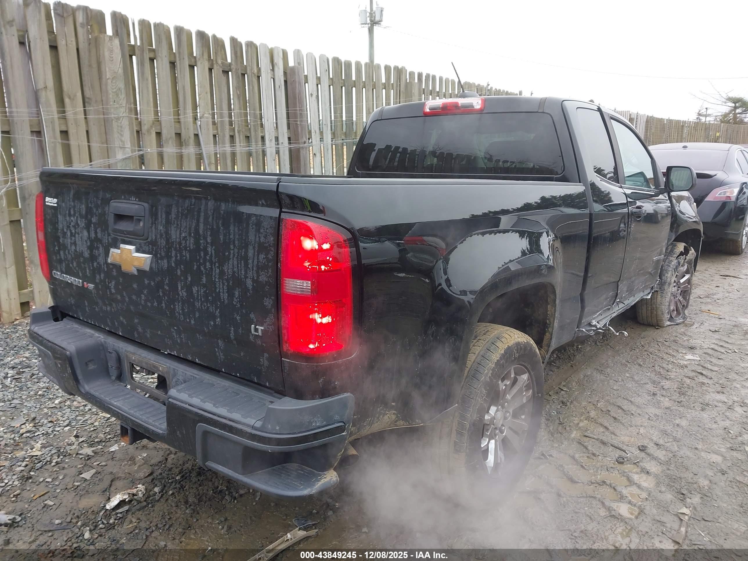 CHEVROLET COLORADO image 4