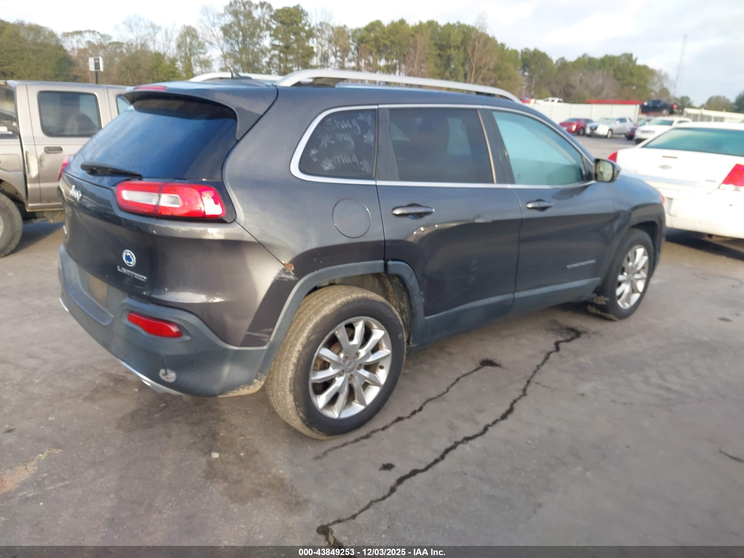 JEEP CHEROKEE image 4
