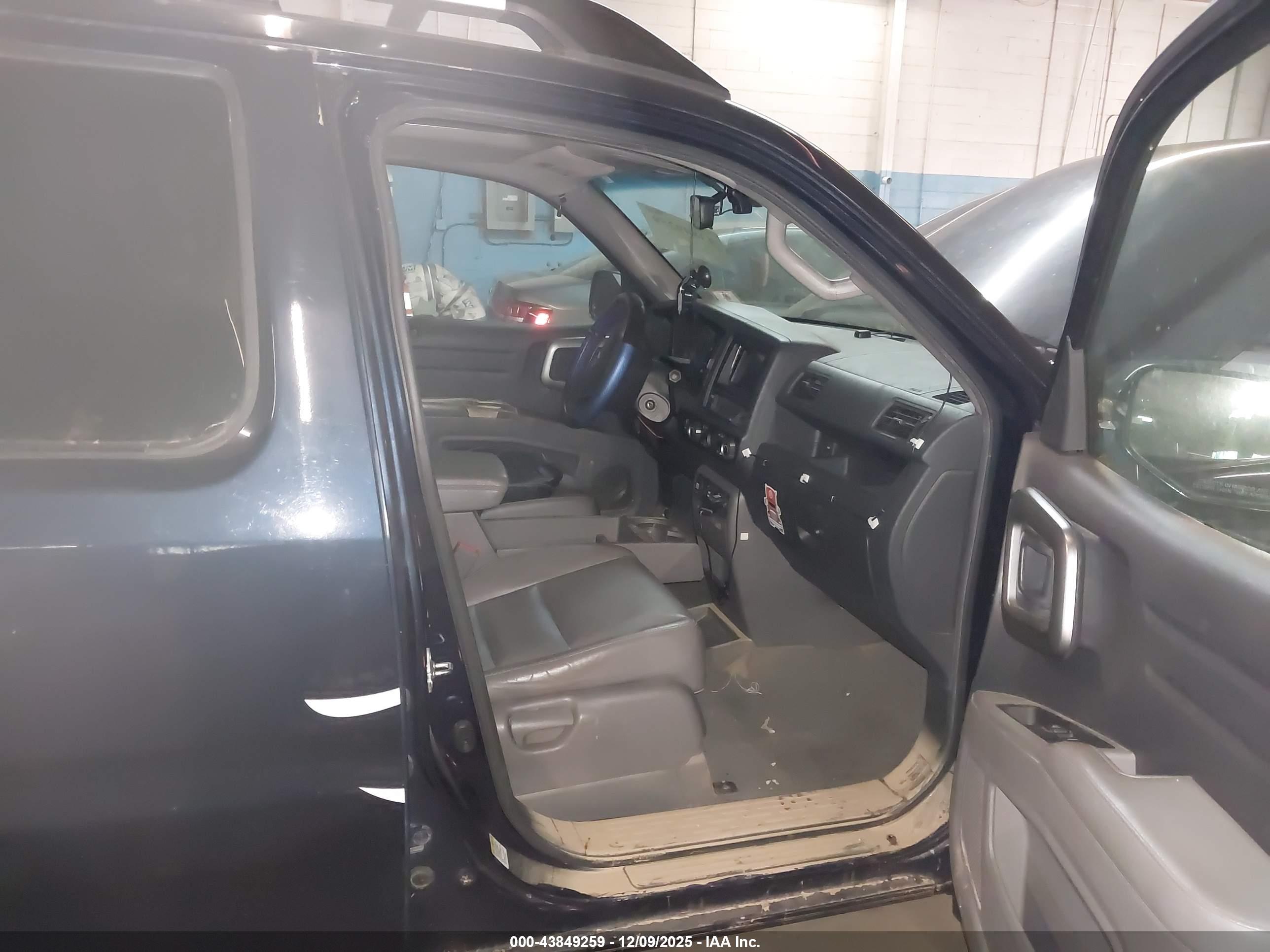 HONDA RIDGELINE image 5
