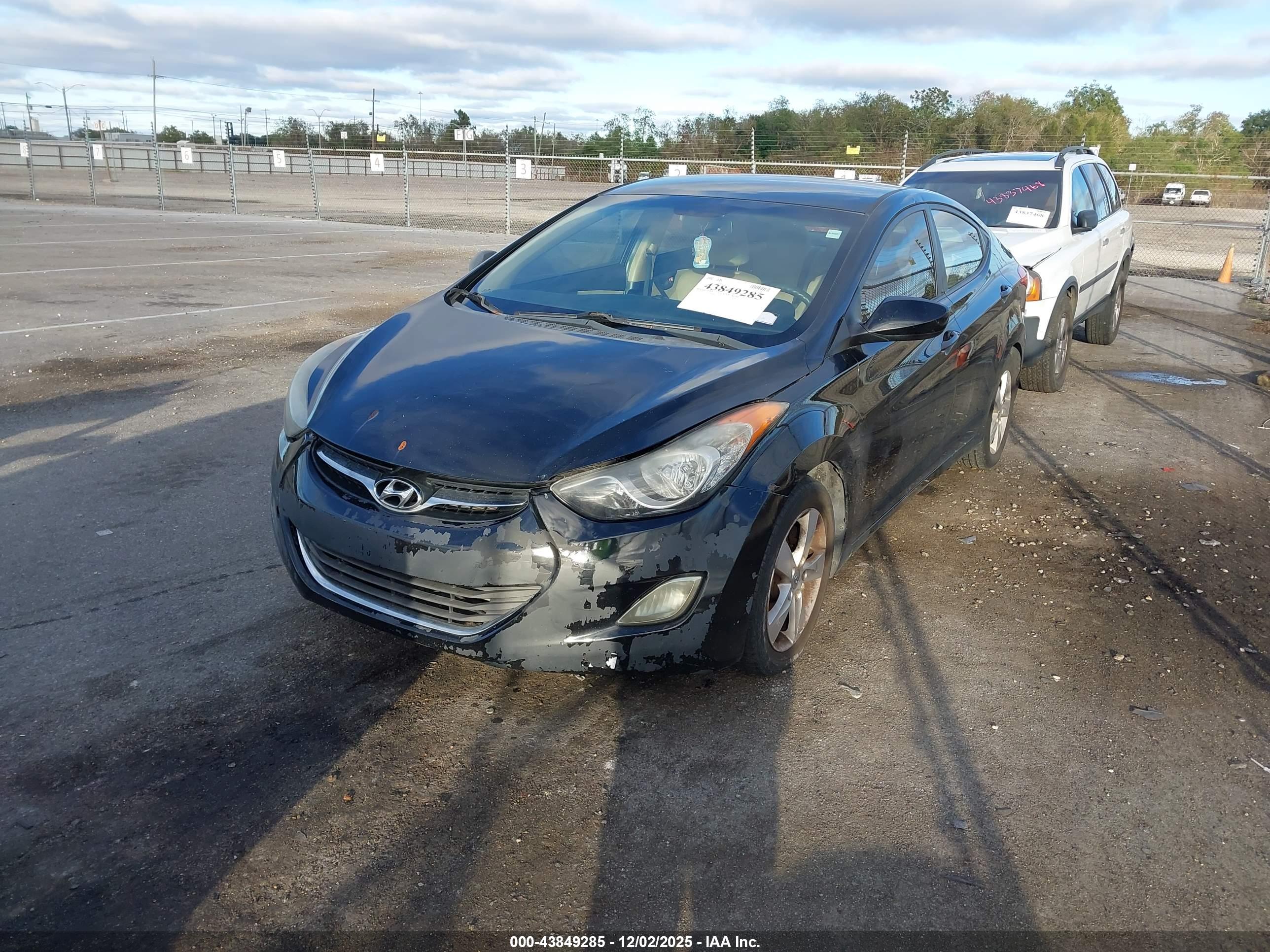 HYUNDAI ELANTRA image 2