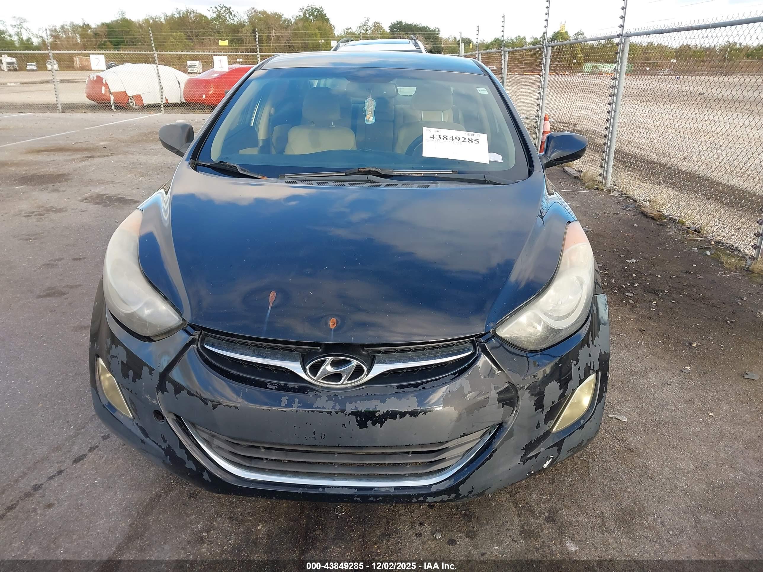 HYUNDAI ELANTRA image 6