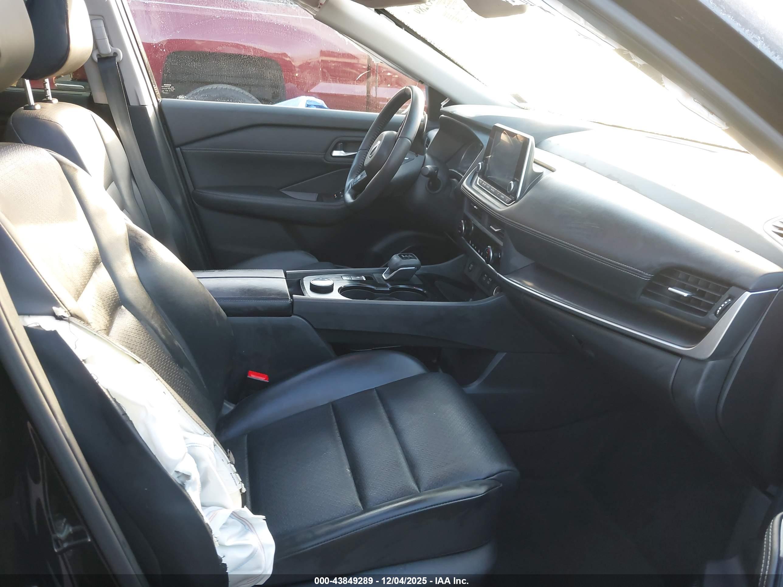 NISSAN ROGUE image 5