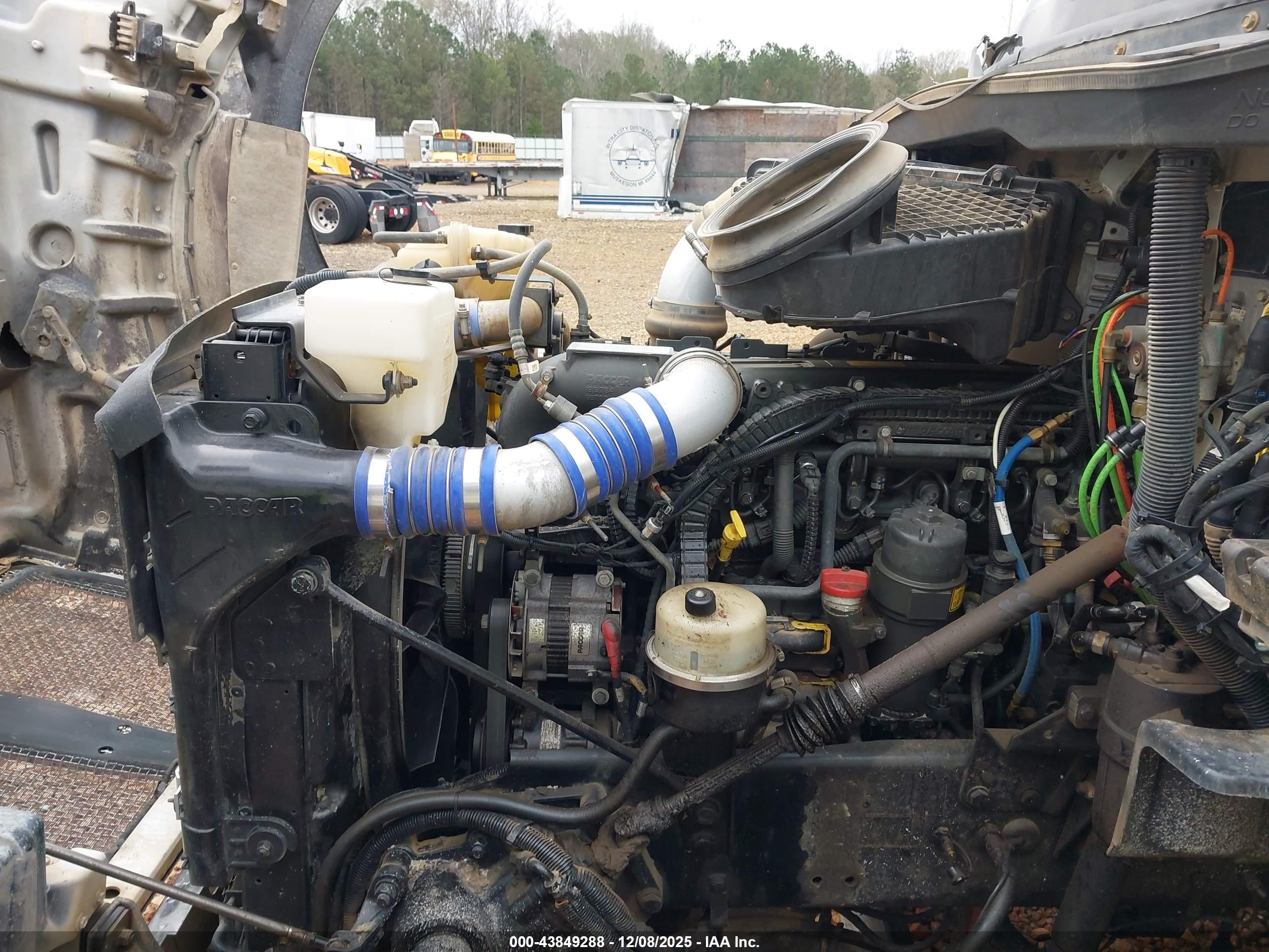 KENWORTH CONSTRUCTION image 10
