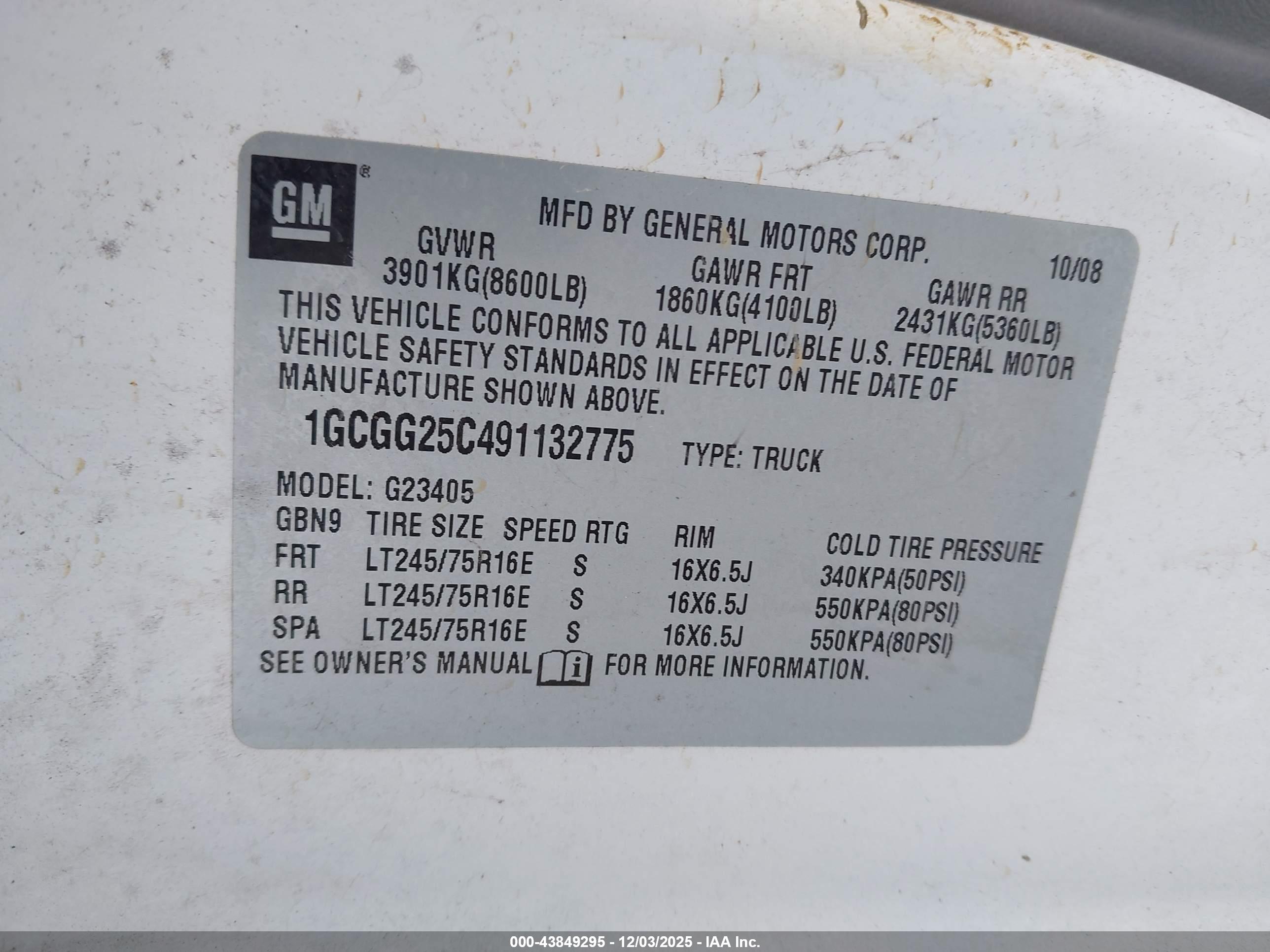 CHEVROLET EXPRESS image 9