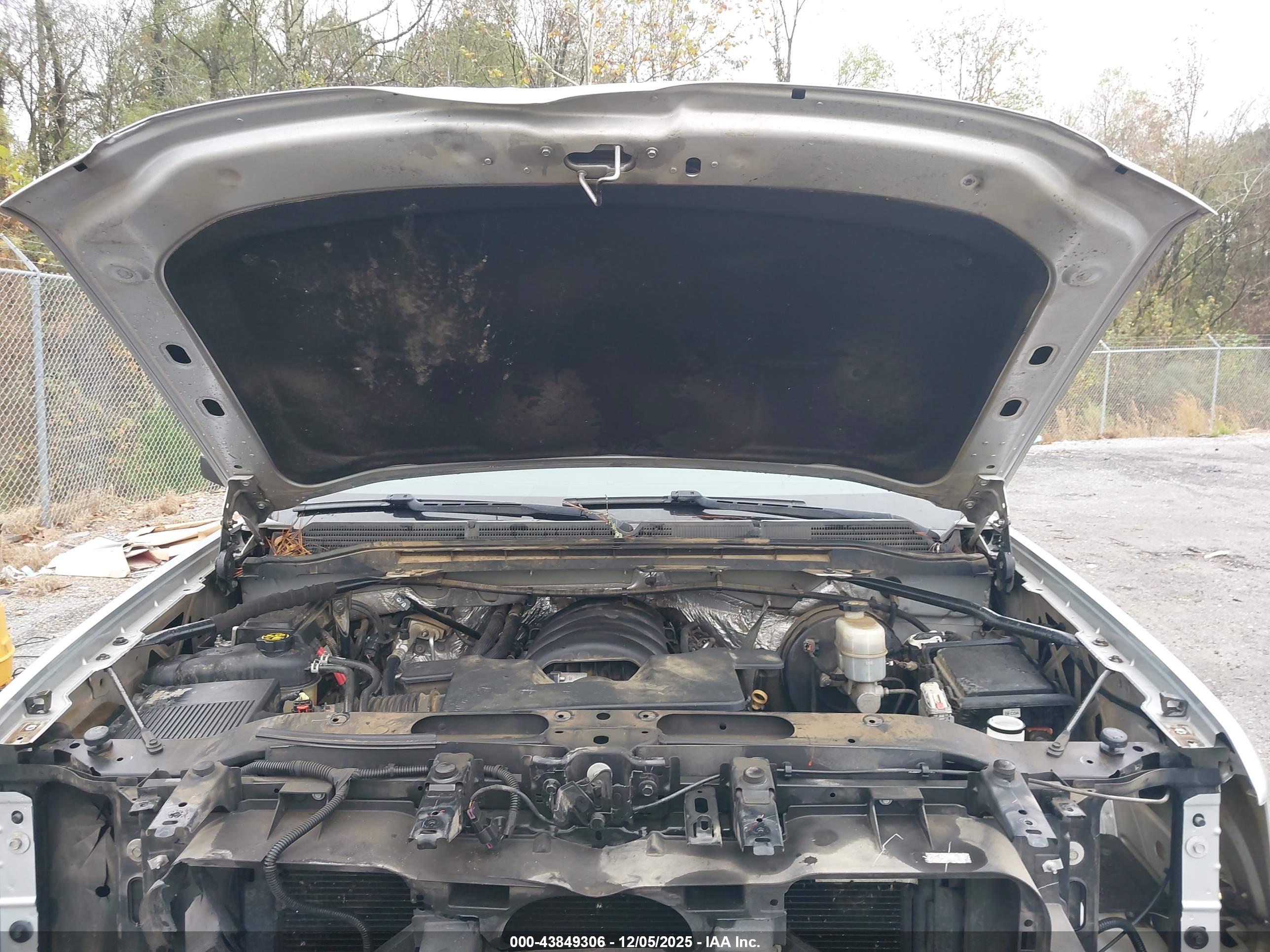 GMC SIERRA image 10