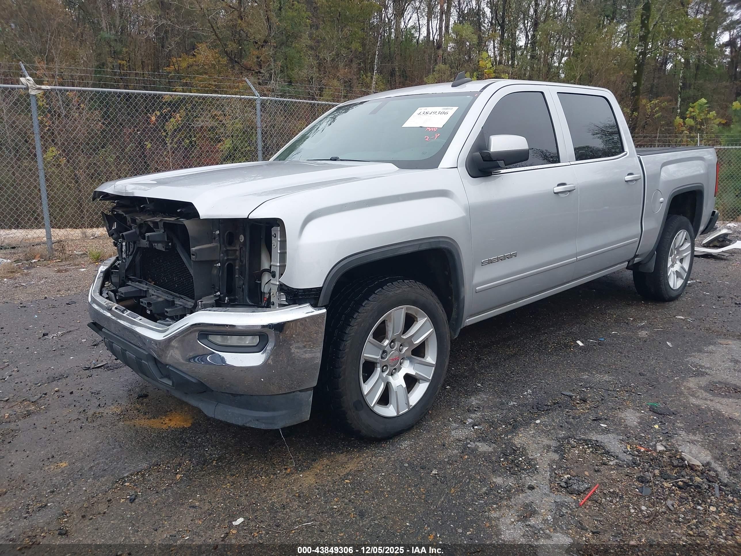 GMC SIERRA image 2