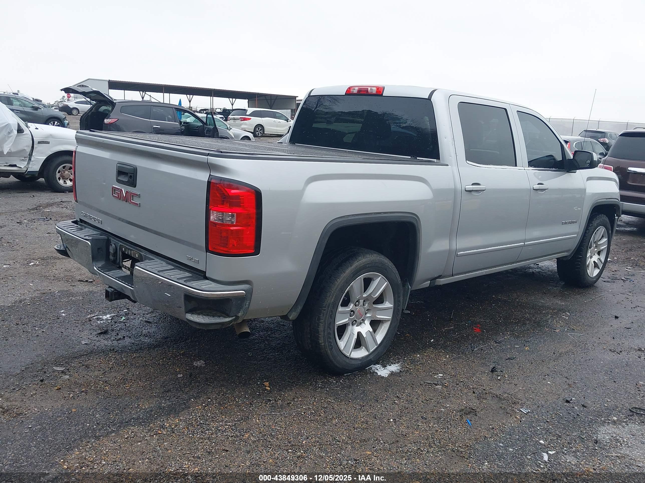 GMC SIERRA image 4
