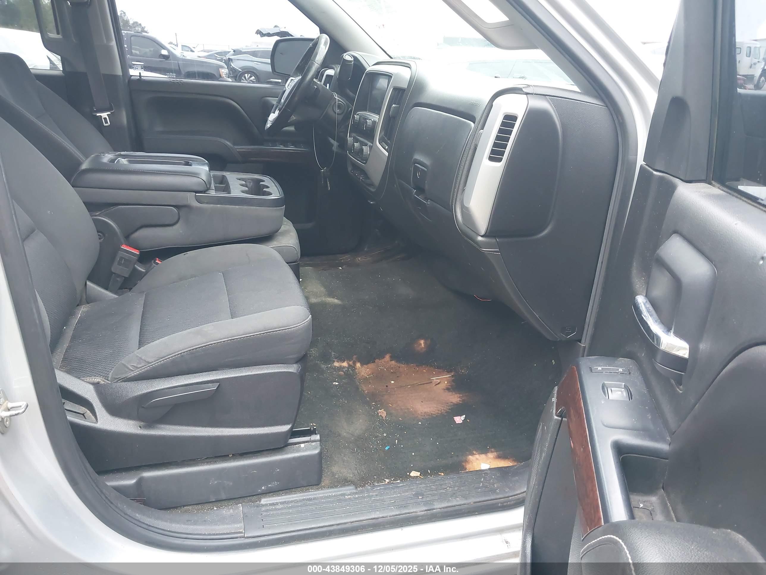 GMC SIERRA image 5