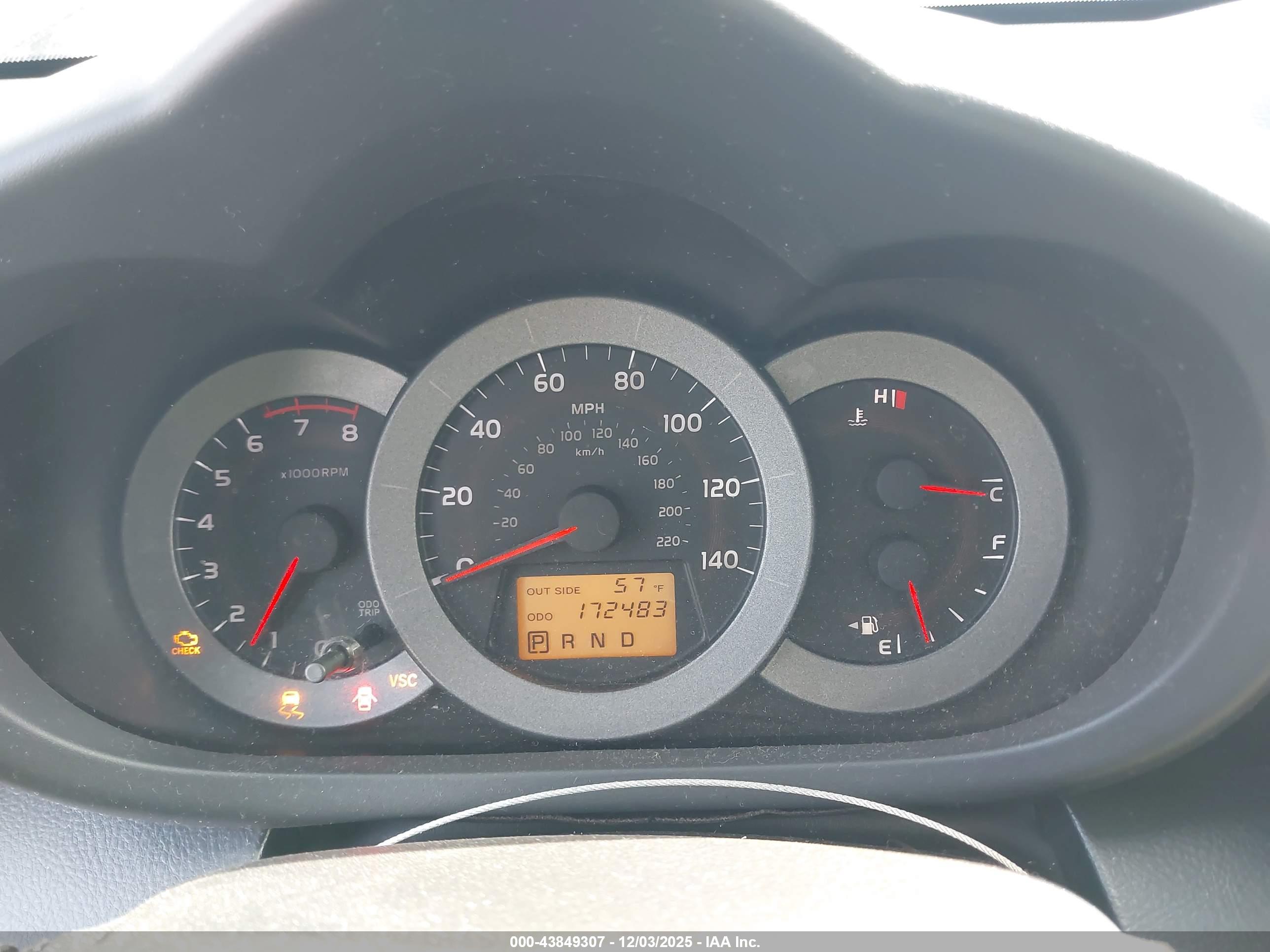TOYOTA RAV4 image 7