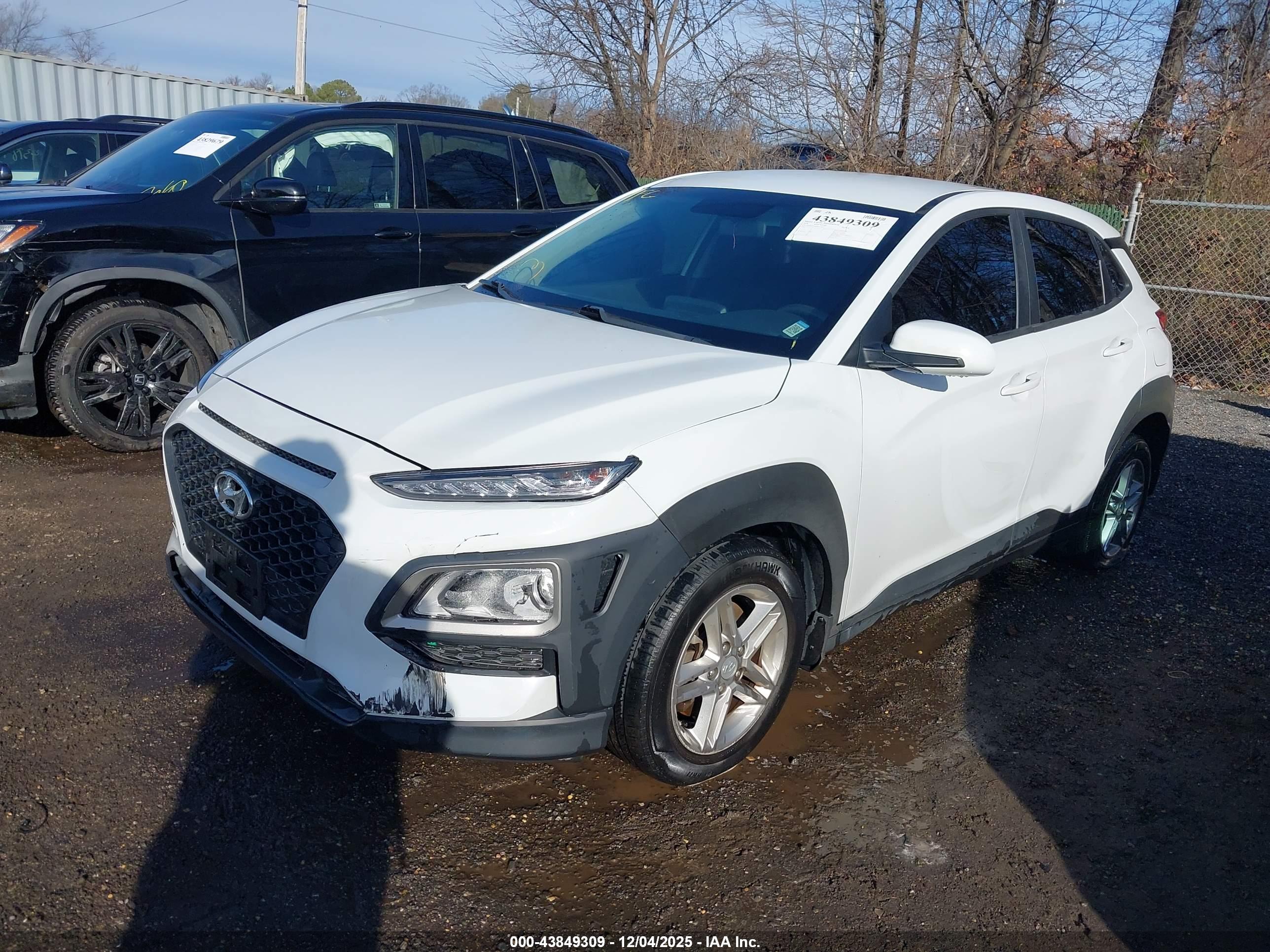 HYUNDAI KONA image 2